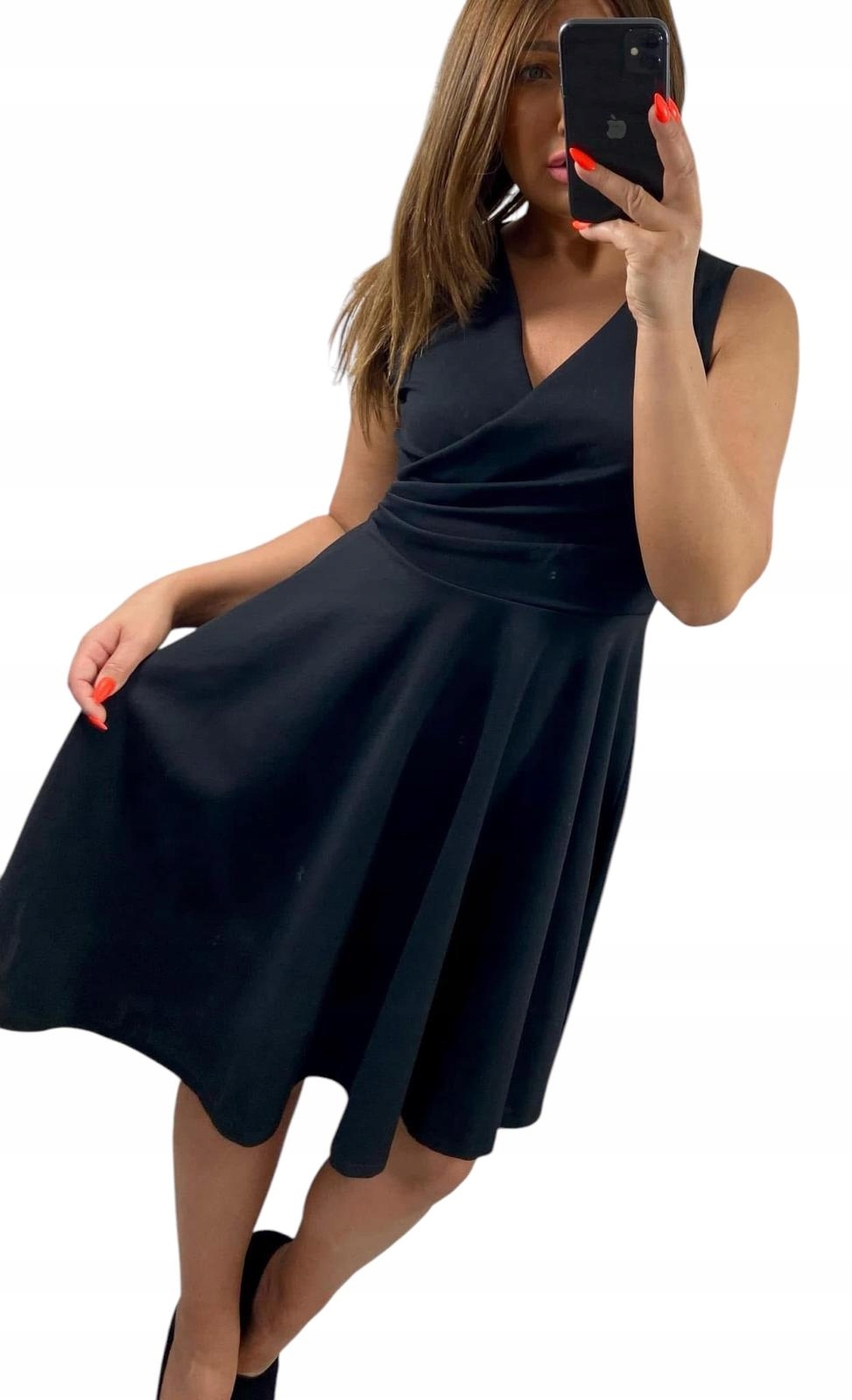 V641 Rozložená Elegantní Šaty S Obálkovým Výstřihem, Černá vel. 50
