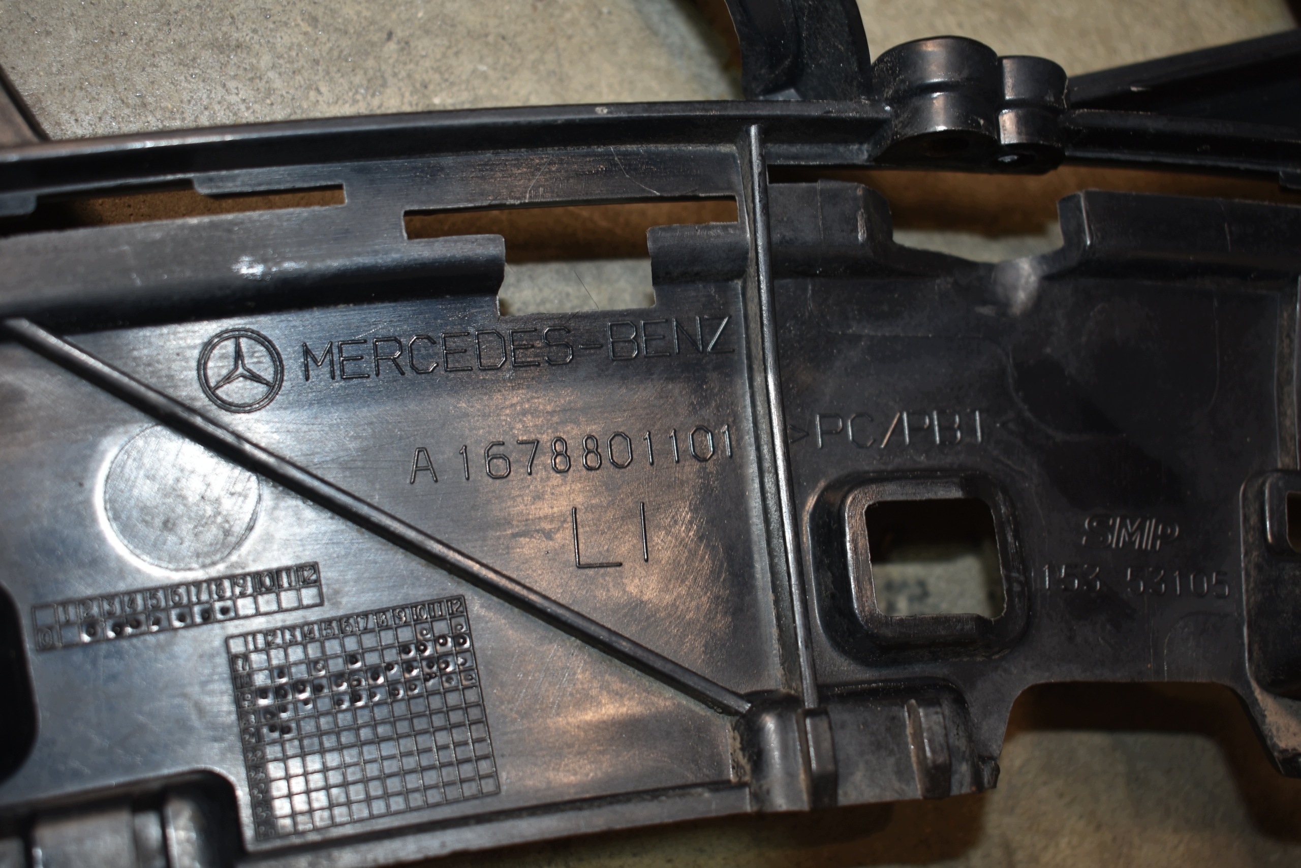perfect condition bumper bracket rear part rear. left MERCEDES GLS X167 1