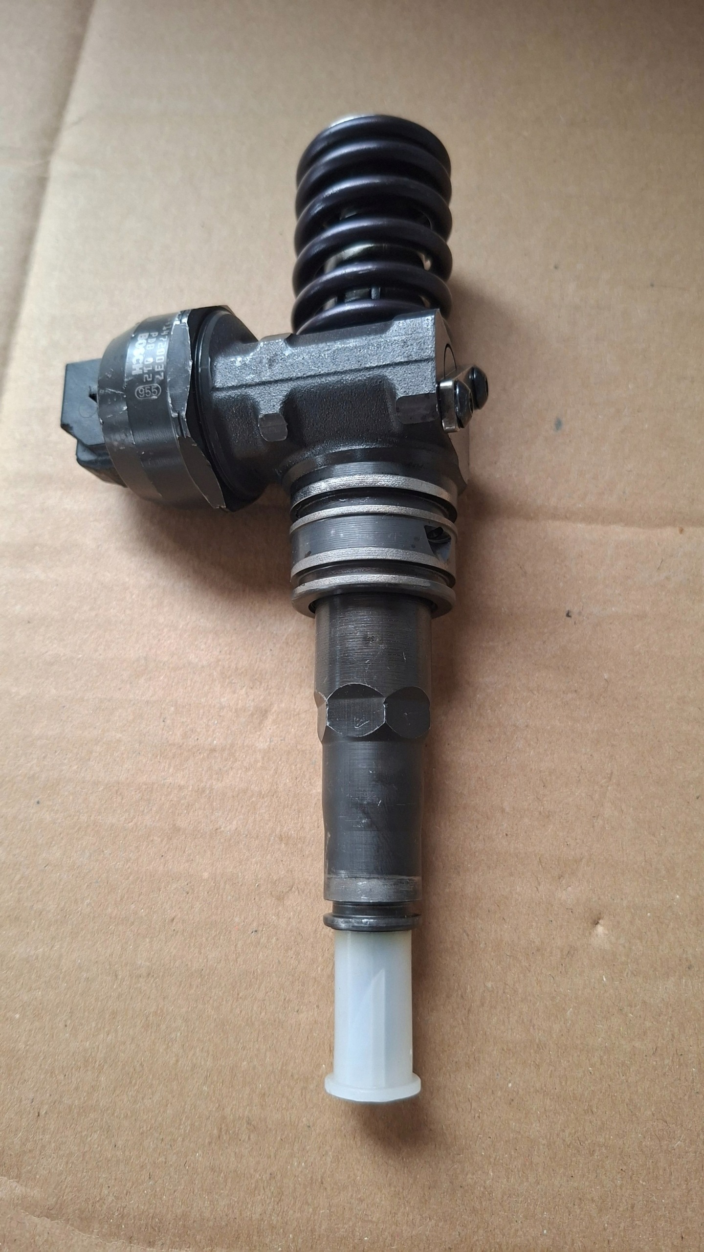 Pumpedüse VW 1.9TDI BOSCH 0414720037 WYDRUK