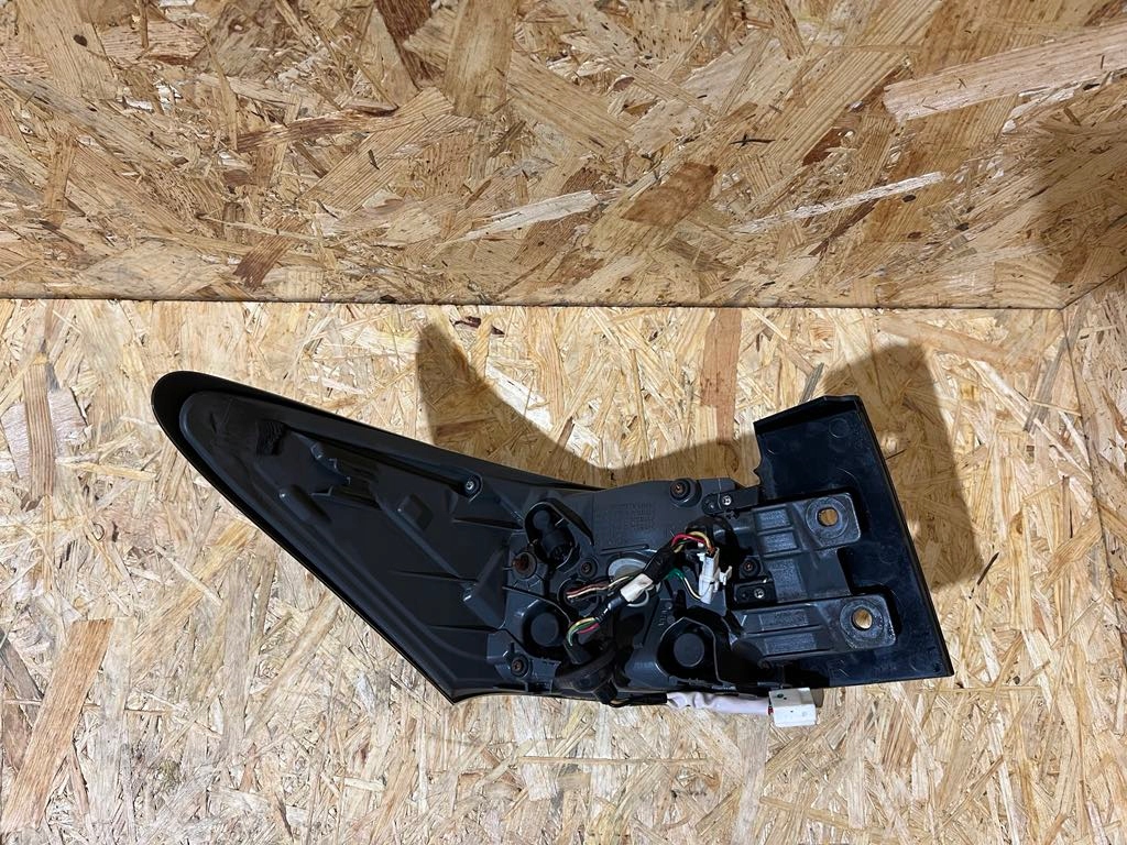 фонарь в крыло задний правый lexus CT 200H CT200H 10- европа оригинал