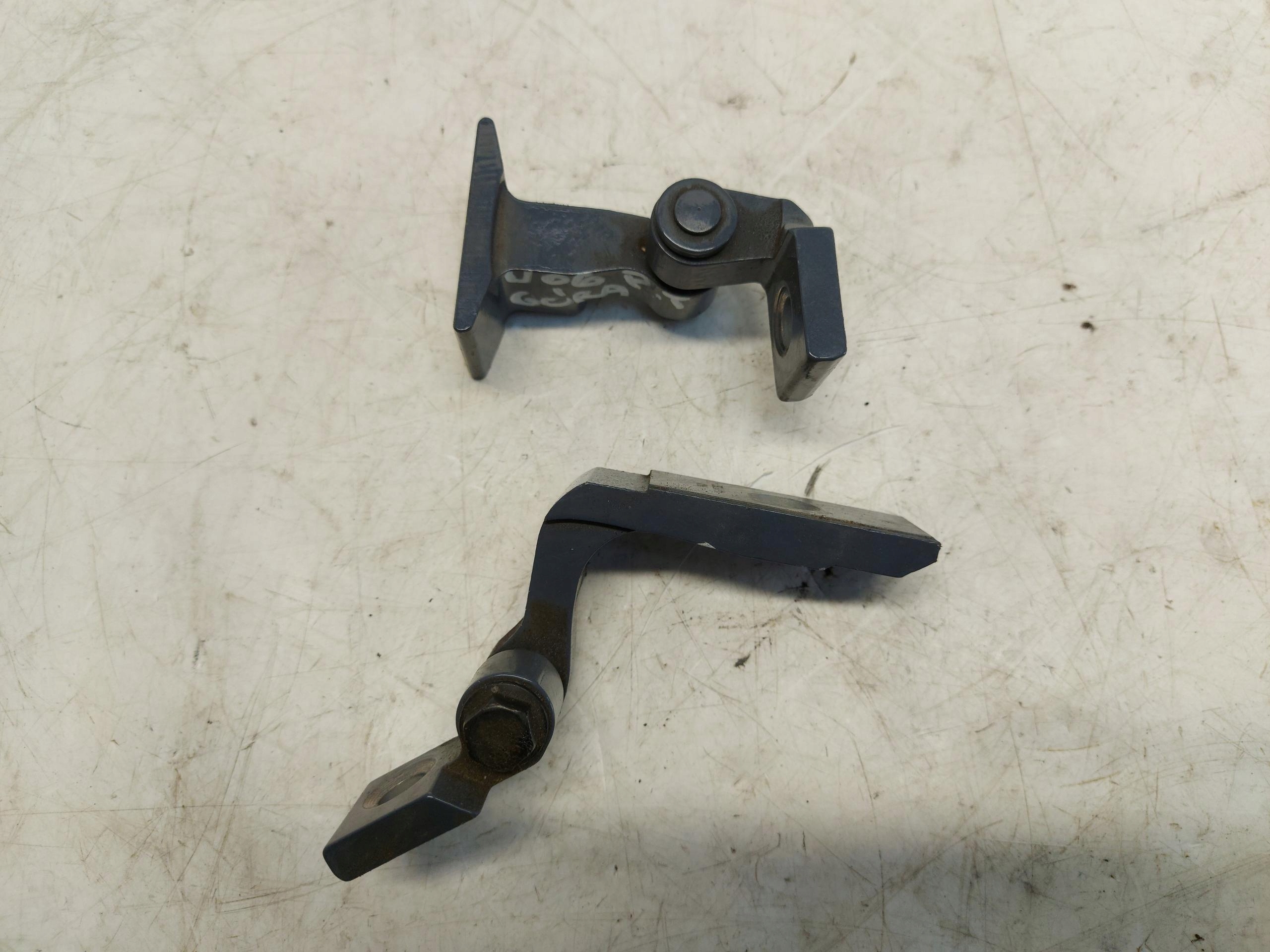 BMW U06 220d hinge door right rear part GOR DOL