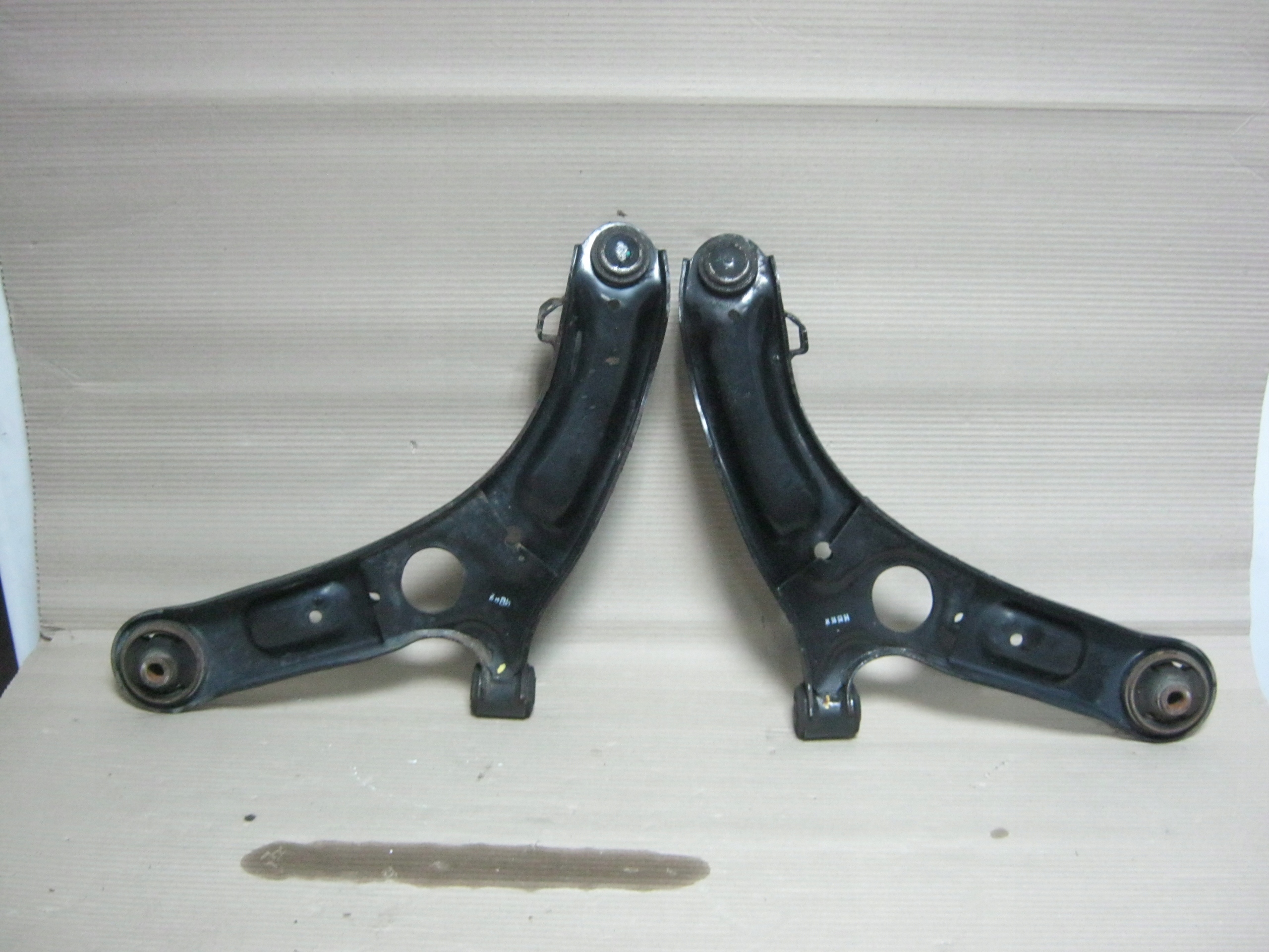 arm front right left Hyundai Elantra 11-16