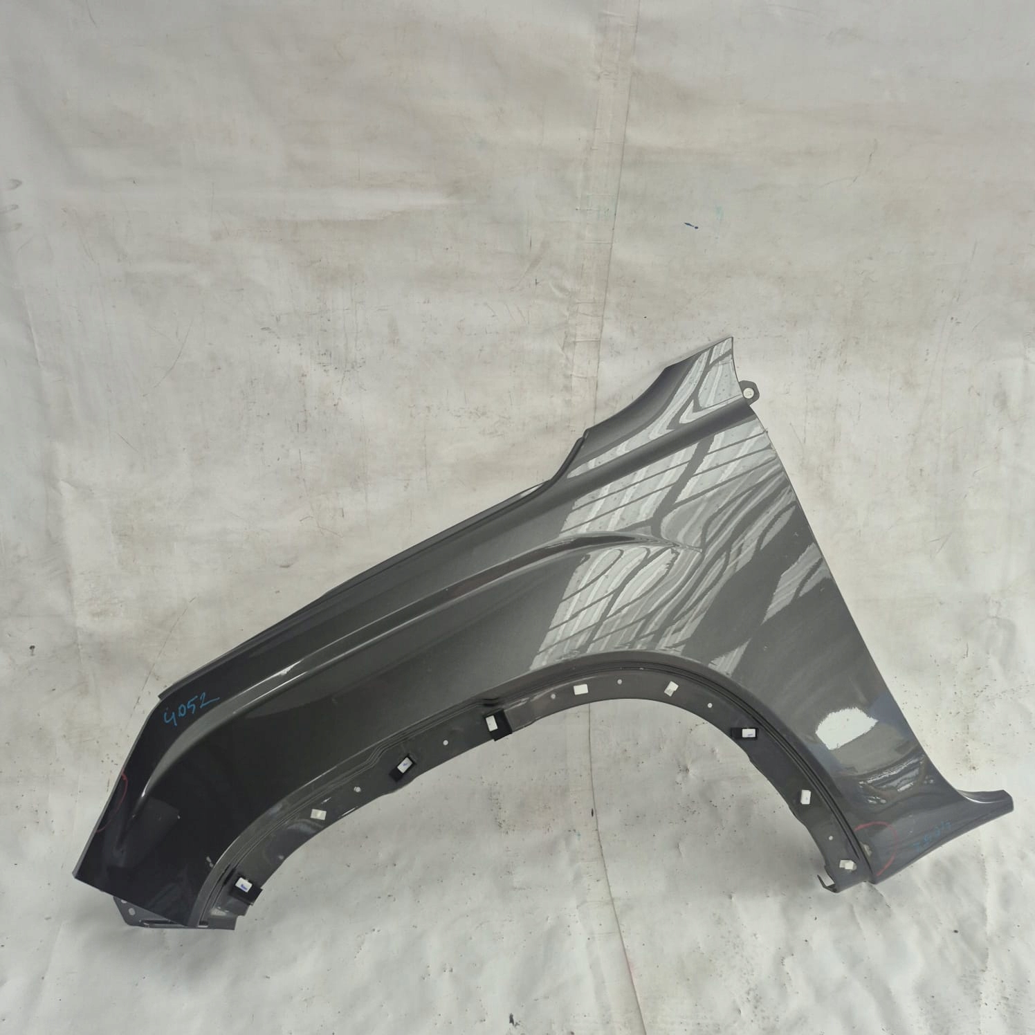 VW AMAROK II 2 2HJ 22- fender left front front