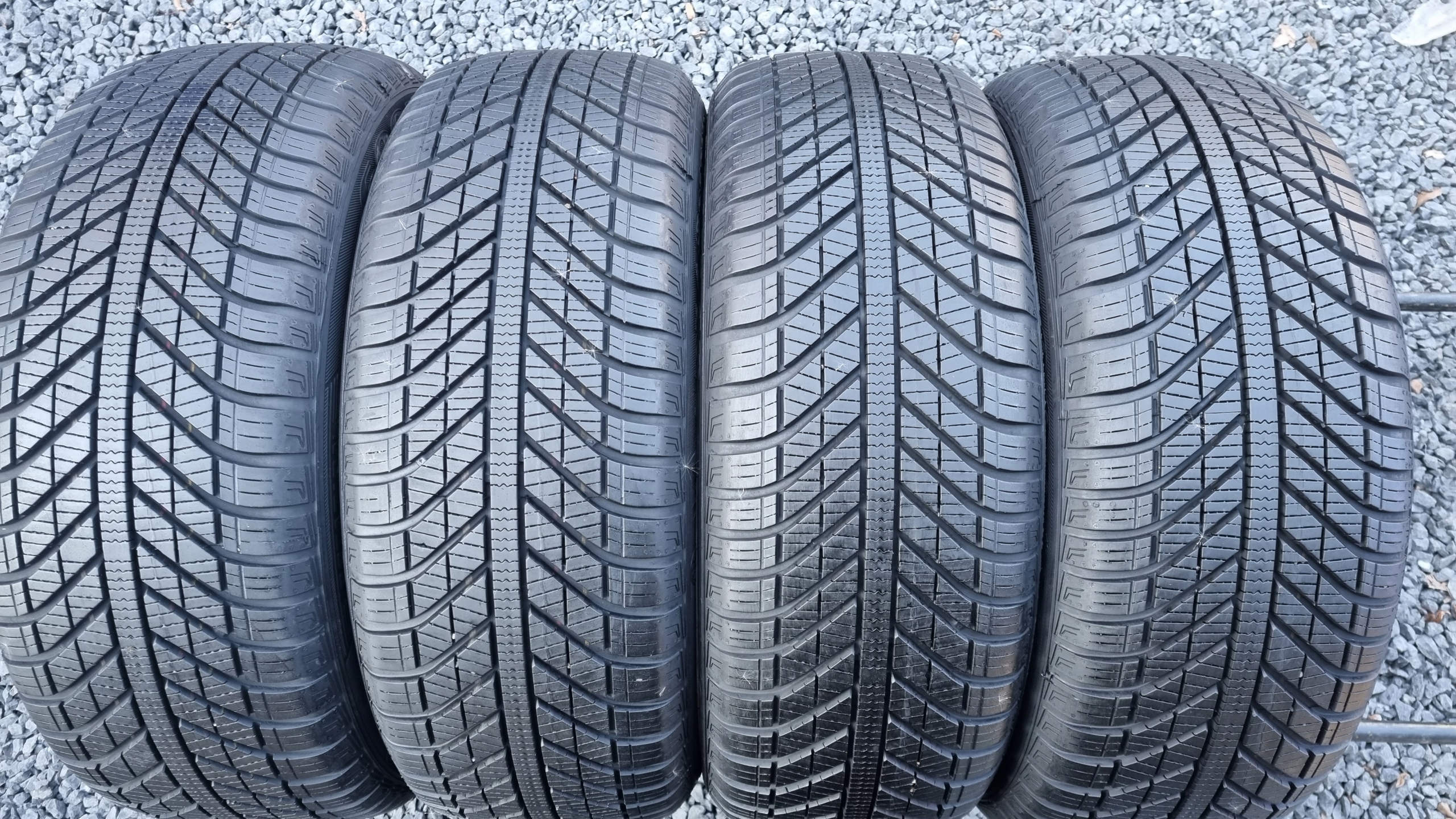 GOODYEAR VECTOR 4SEASONS 205 50 17