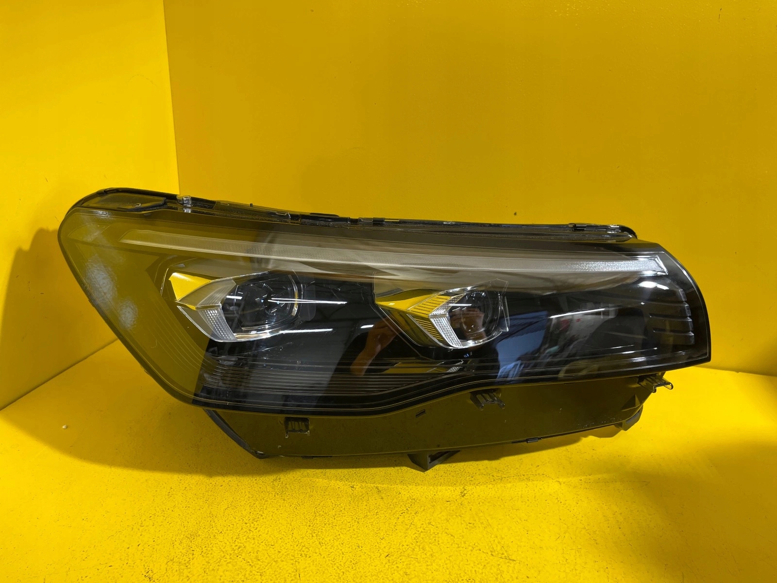 light right front VW Tiguan 571 24- 571941060F