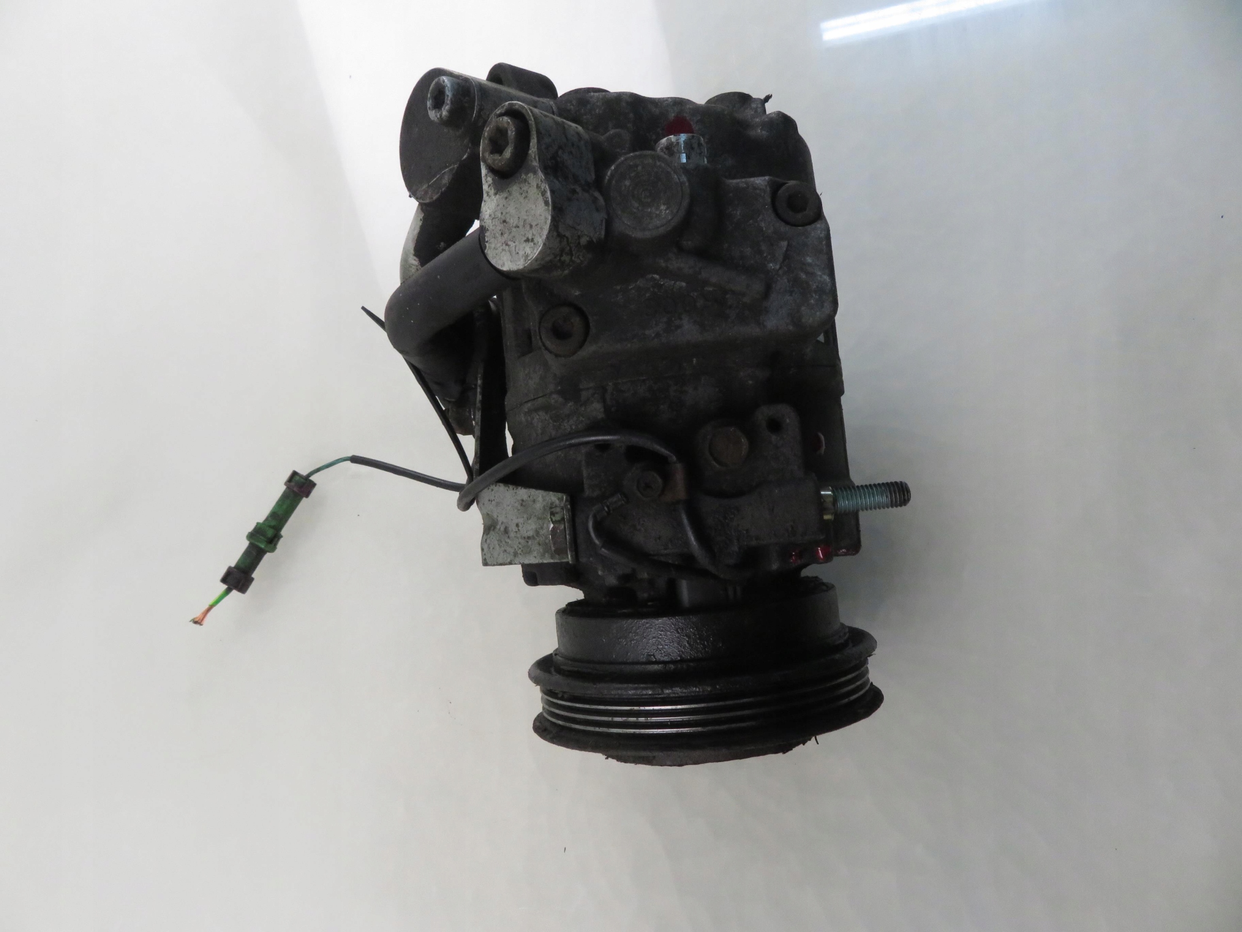 Компрессор кондиционера 4472208180 Audi - vw