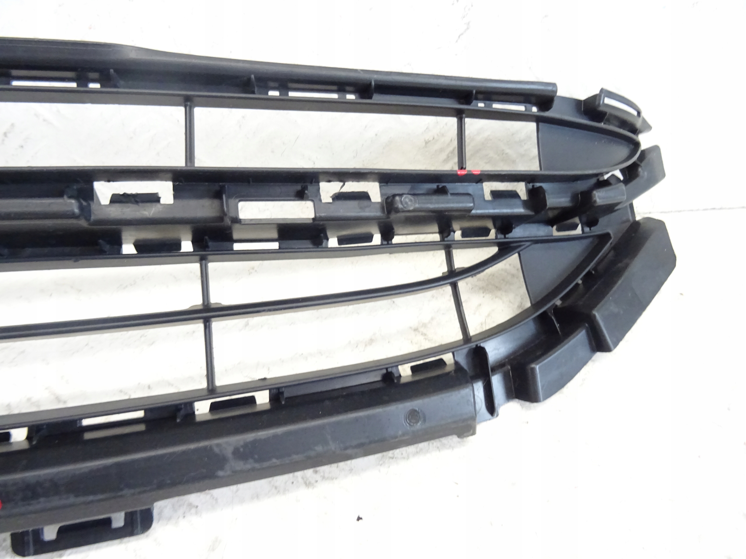 grid of a bumper front front central MERCEDES EQA EQB 243 A2438857701