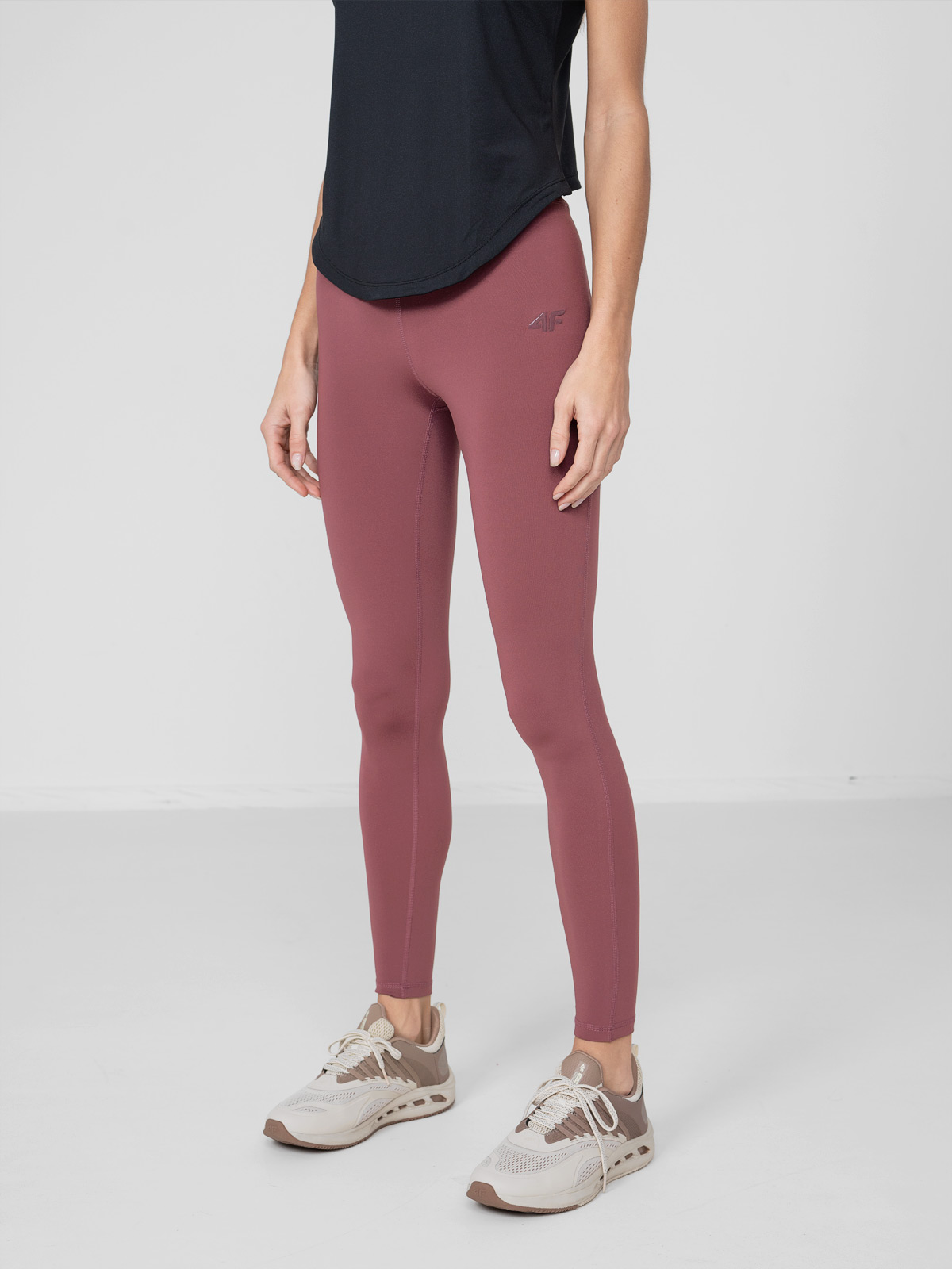 4F LEGGINSY TRENINGOWE FUNKCYJNE DAMSKIE SPDF011 Materiał dominujący poliester