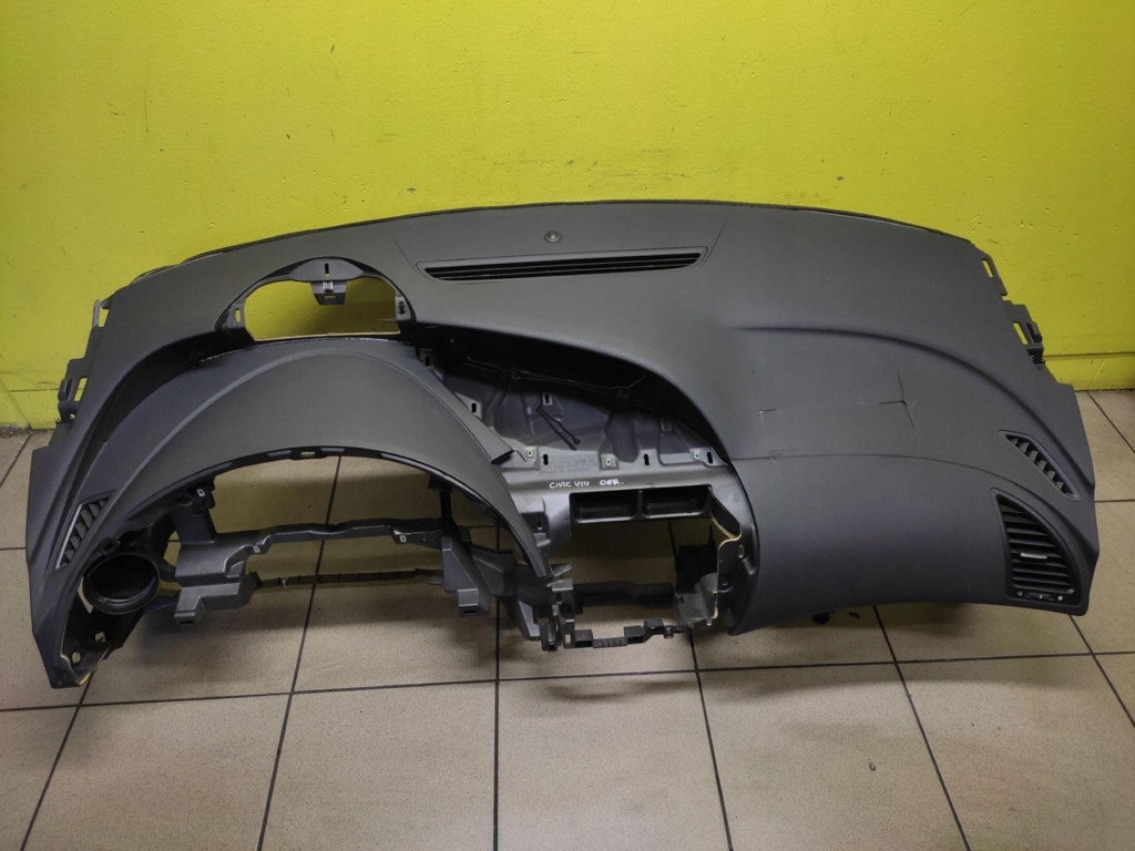 HONDA CIVIC VIII UFO cockpit dashboard instrument panel