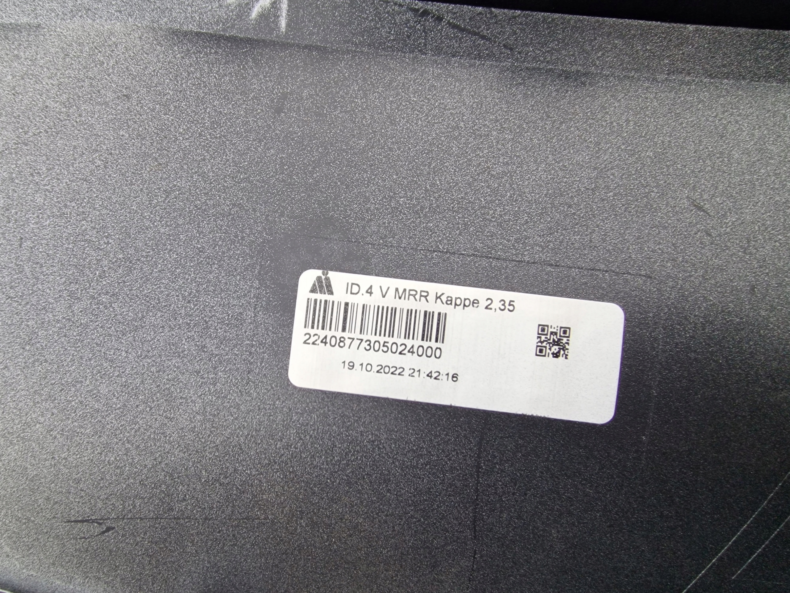 VW ID4 ID-4 cap moulding of a bumper front cap