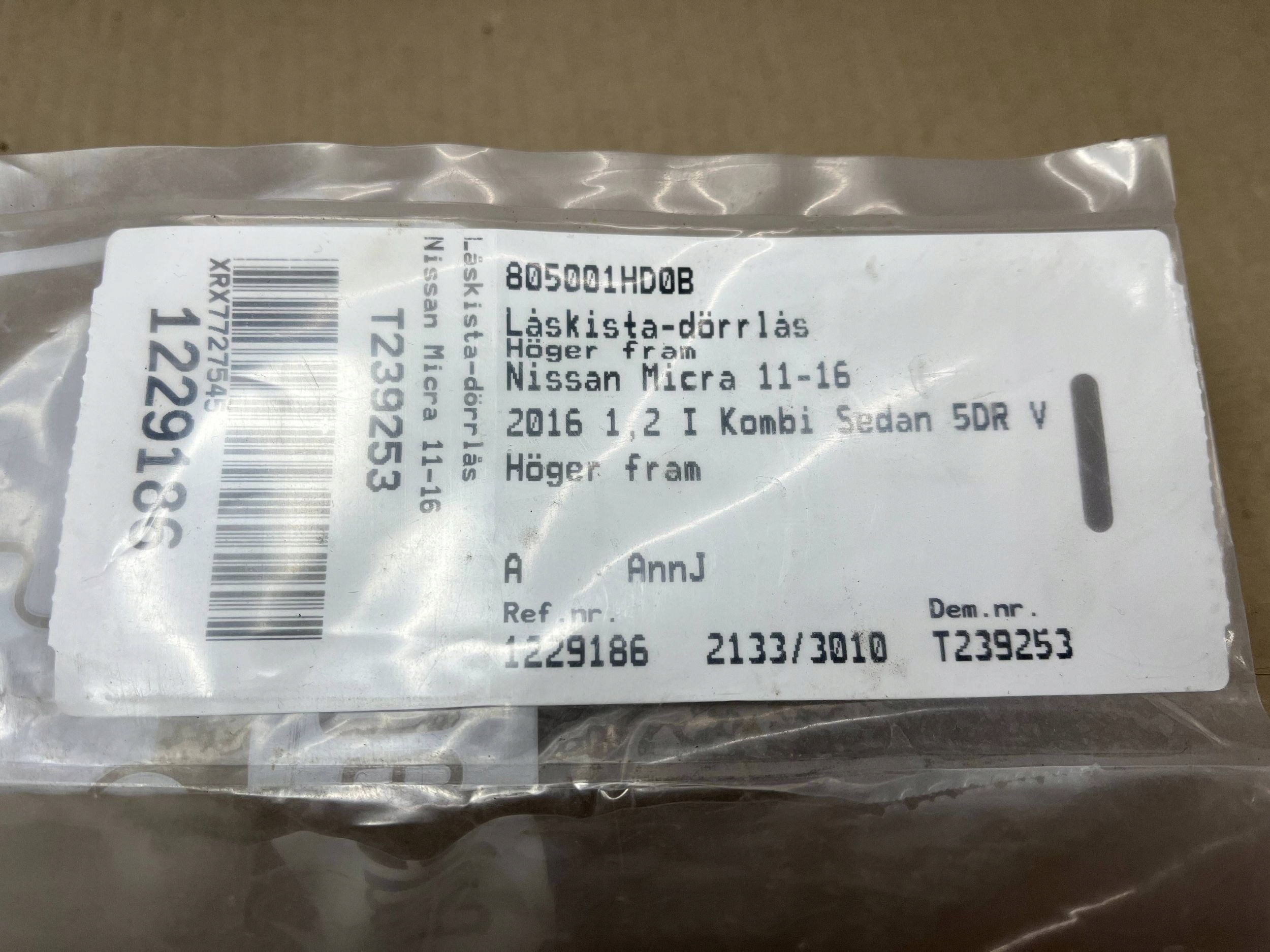 lock door coupe Nissan Micra 805001HD0B