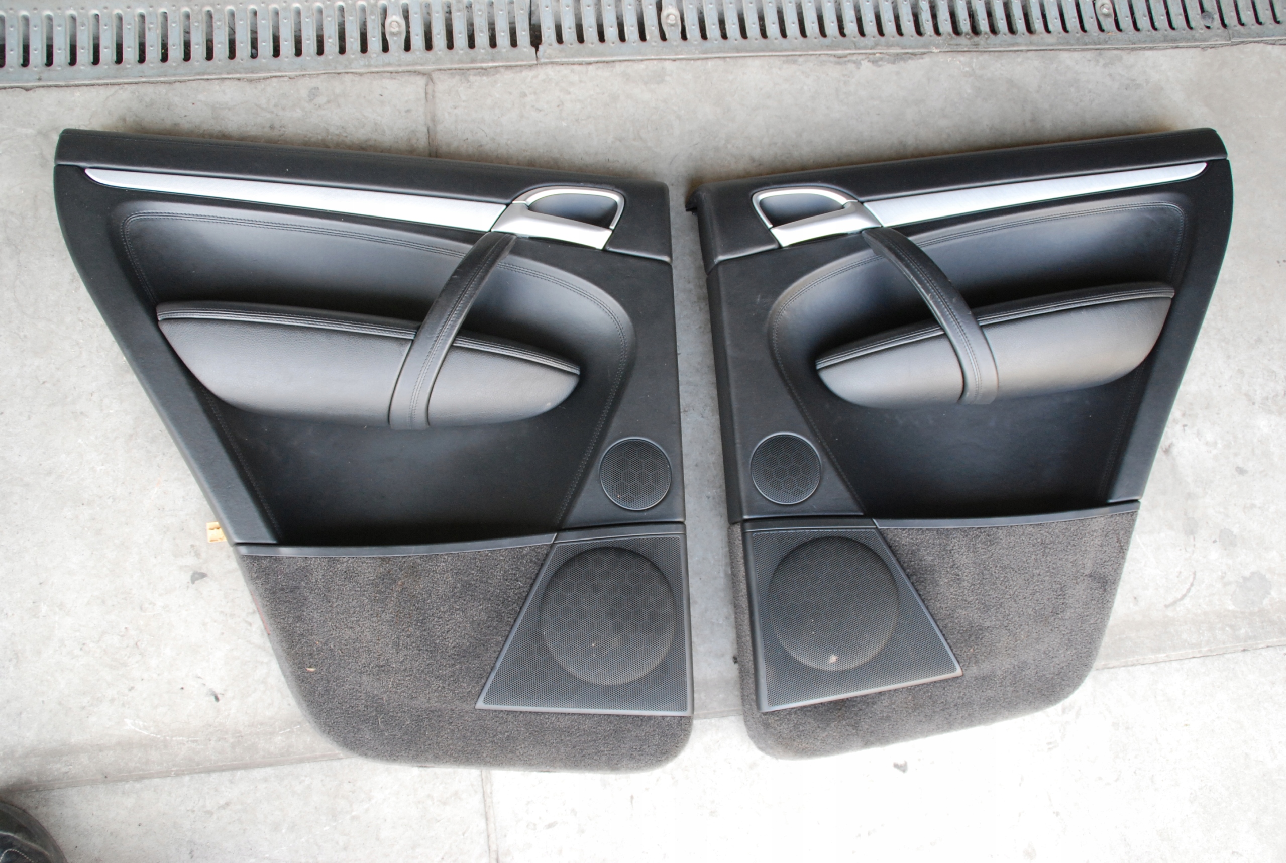 PORSCHE CAYENNE LIFT 2007-10 TAPICERKA DRZWI SKÓRA