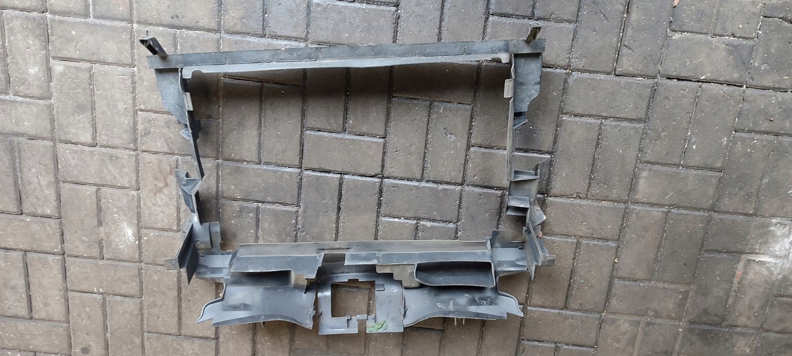 support panel for radiators pillar iron Mercedes W169 1,7 5D