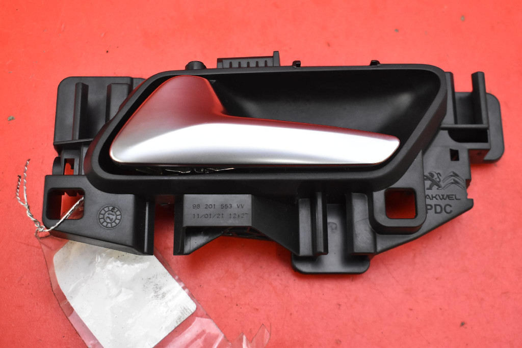 handle inner left front CHROM 98201553VV PEUGEOT 2008 2 II 19-21