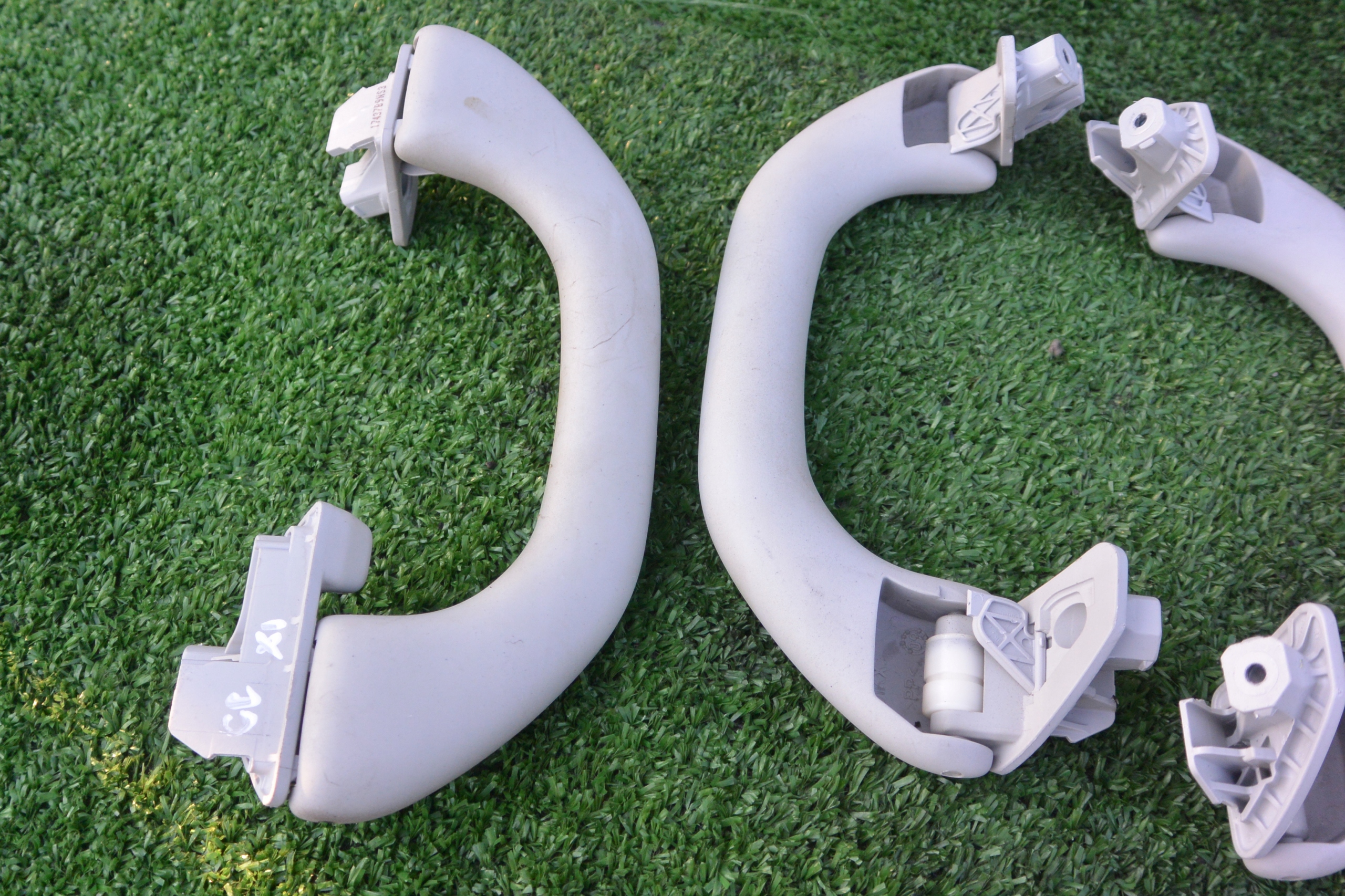 RĄCZKA UCHWYT PODSUFITKI KPL VW PASSAT CC PRZEDLIF Producent części Volkswagen OE