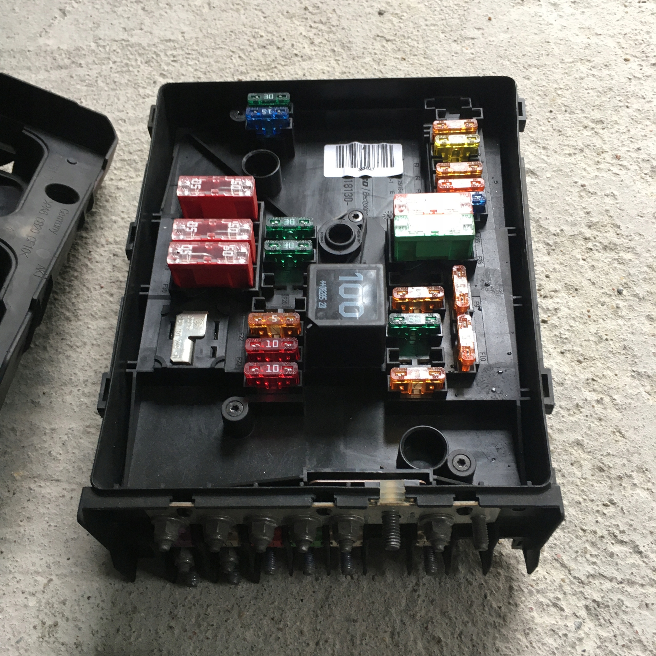 A3 LIFT 08R 1,9 TDI BXE SKRZYNKA BEZPIECZNIKÓW Typ samochodu Samochody osobowe