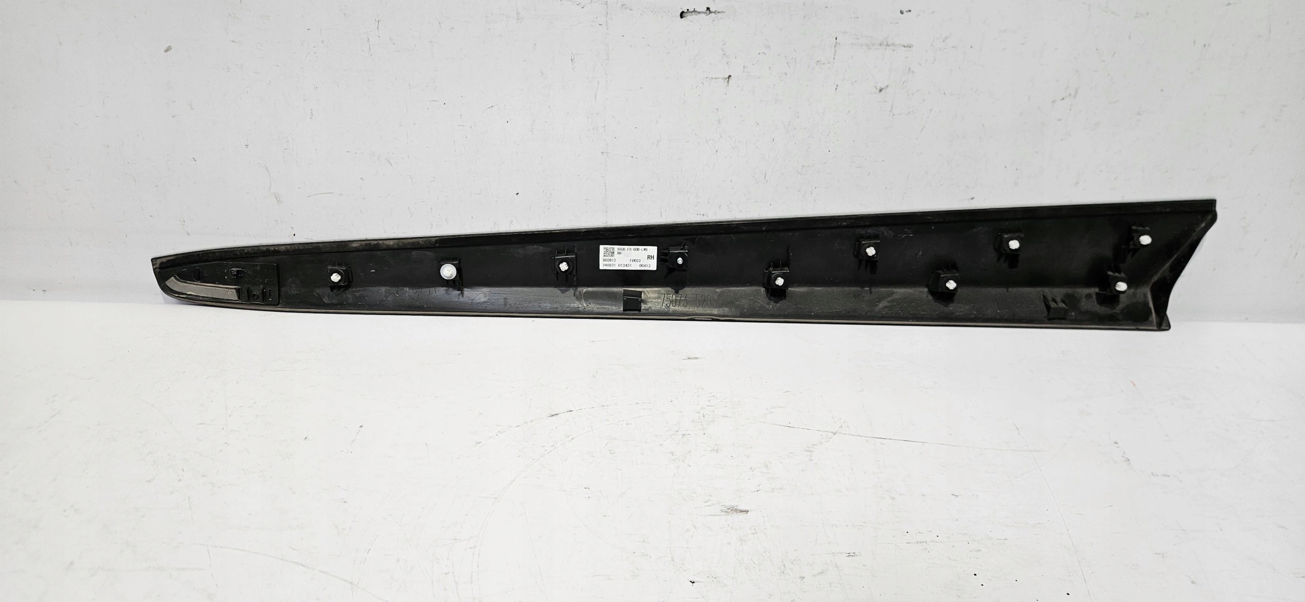 moulding door right front LEXUS LBX 23- original 75073-52050