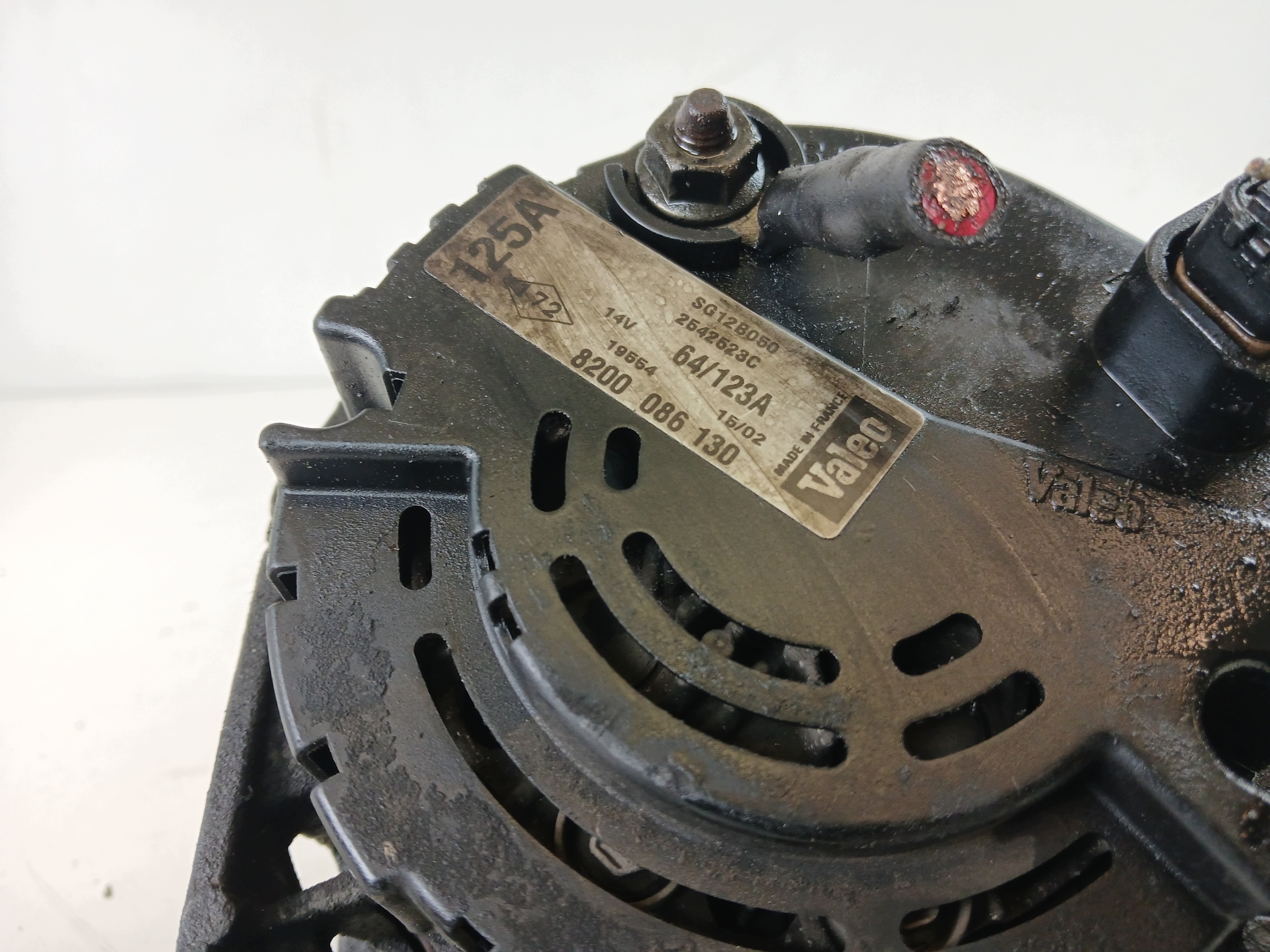 OPEL VIVARO e 1.9 D alternatore 8200086130 125A