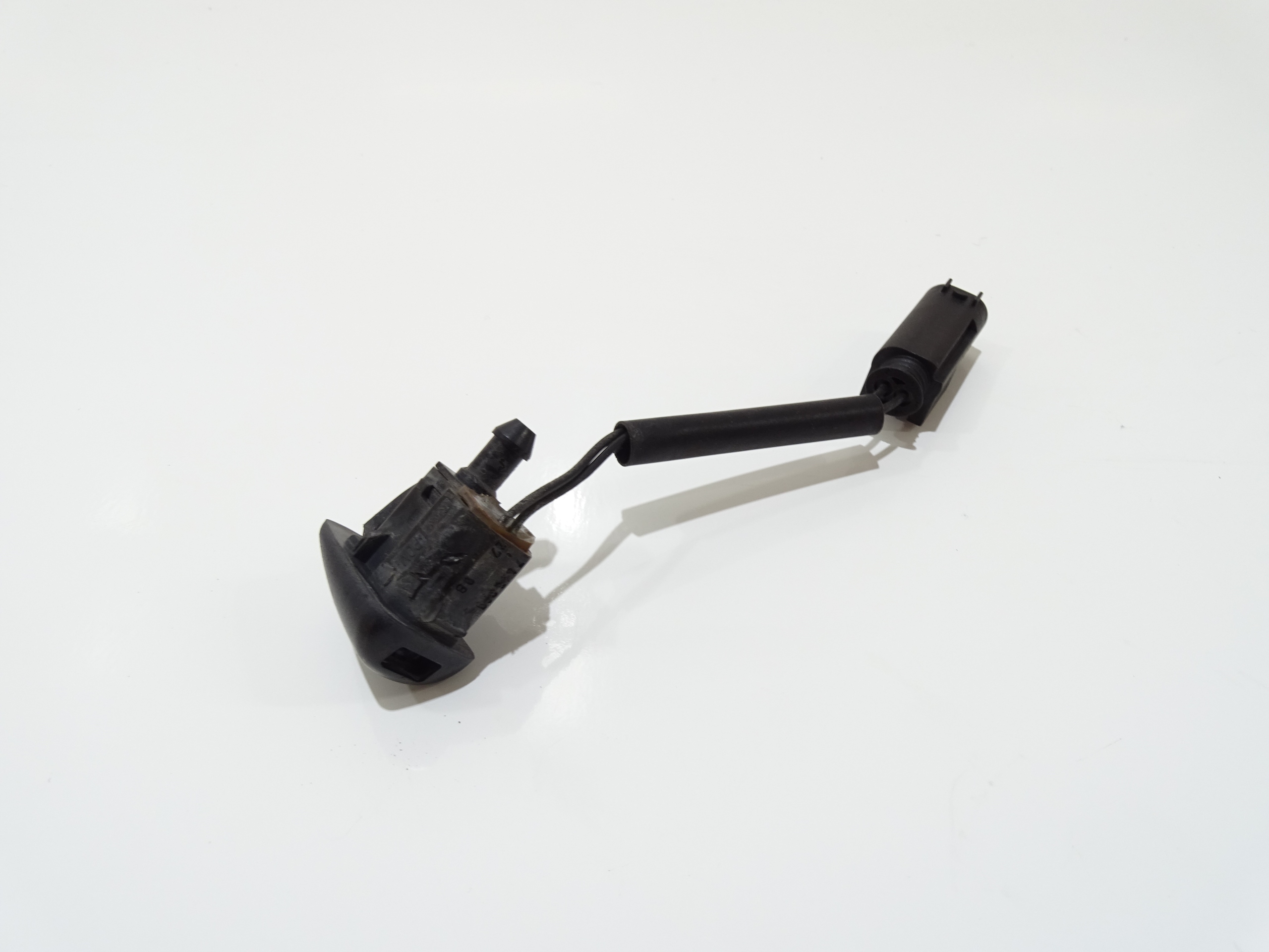 DYSZA der Spritzdüse BMW E60 E61 OE 7046060 (4642920)