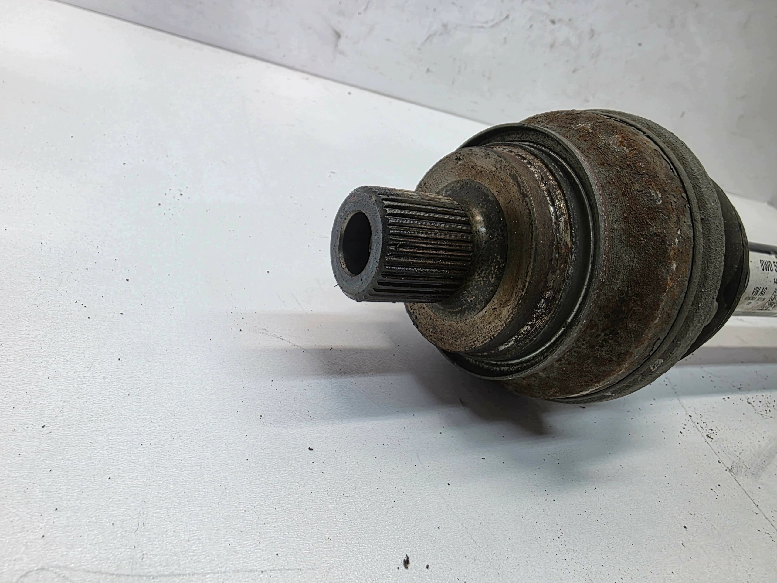 semi-axis right rear part AUDI A4 B9 A5 8W QUATTRO 8W0501204J