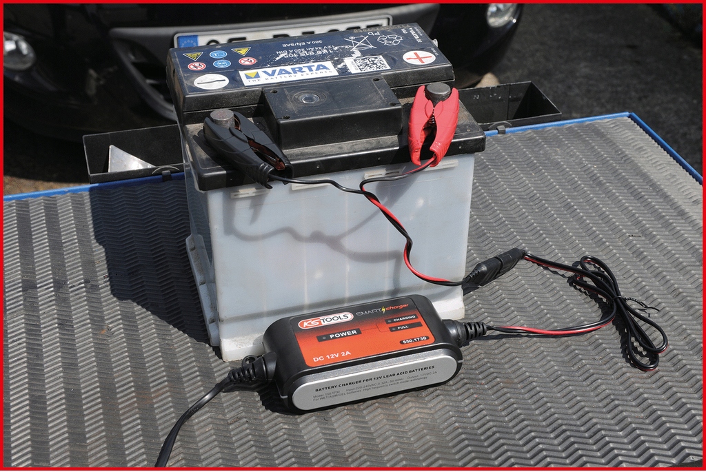 KS TOOLS - SMARTCHARGER - ŁADOWARKA PROSTOWNIK AKUMULATORA 12V 2A 40Ah Marka KS Tools