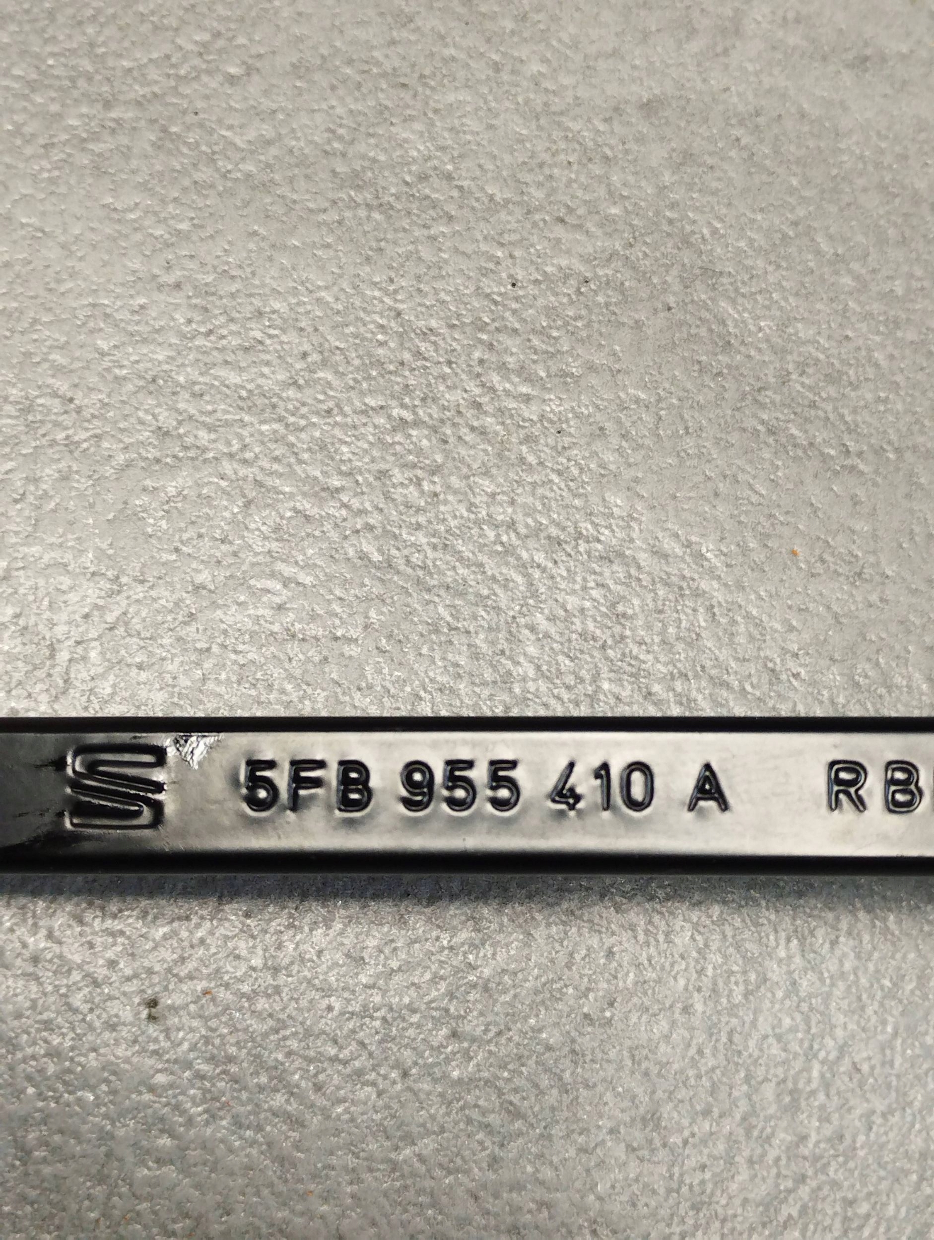 Seat Leon IV 2024 wiper arm right 5FB955410A