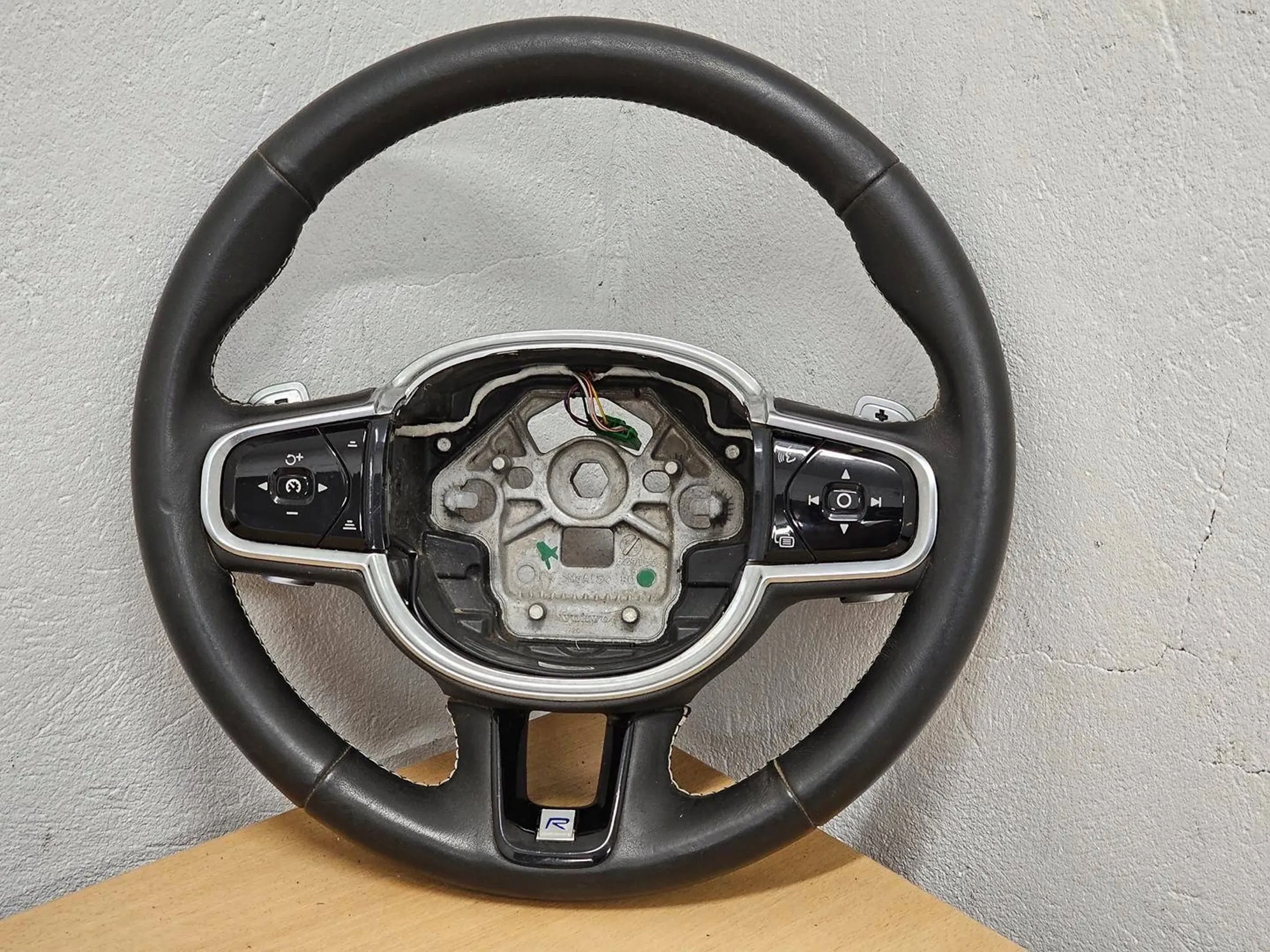 Kierownica Volvo XC90 XC60 RDESIGN Manetki Łopatki