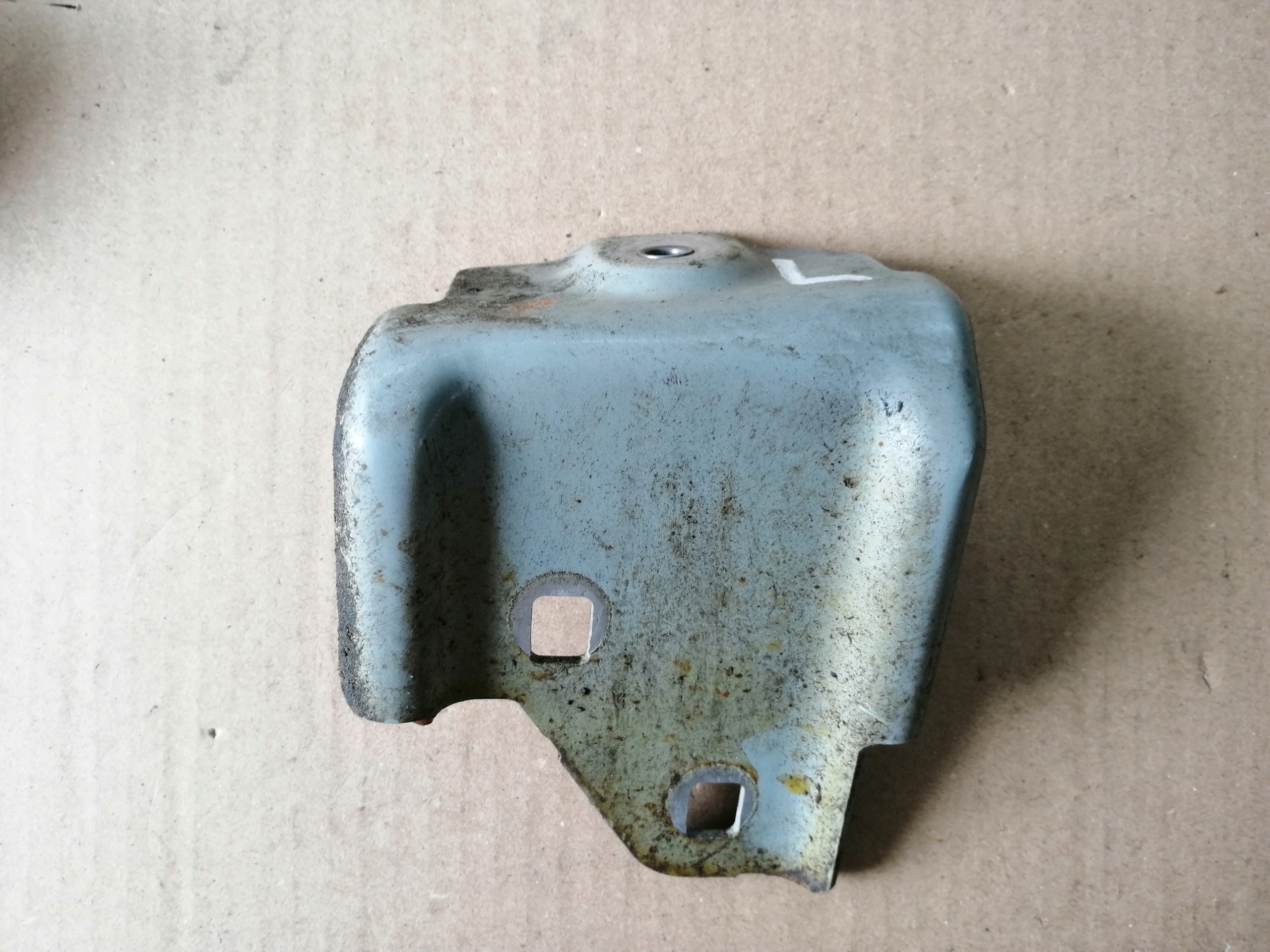 bracket console of a fender front left 2228800714 MERCEDES S W222