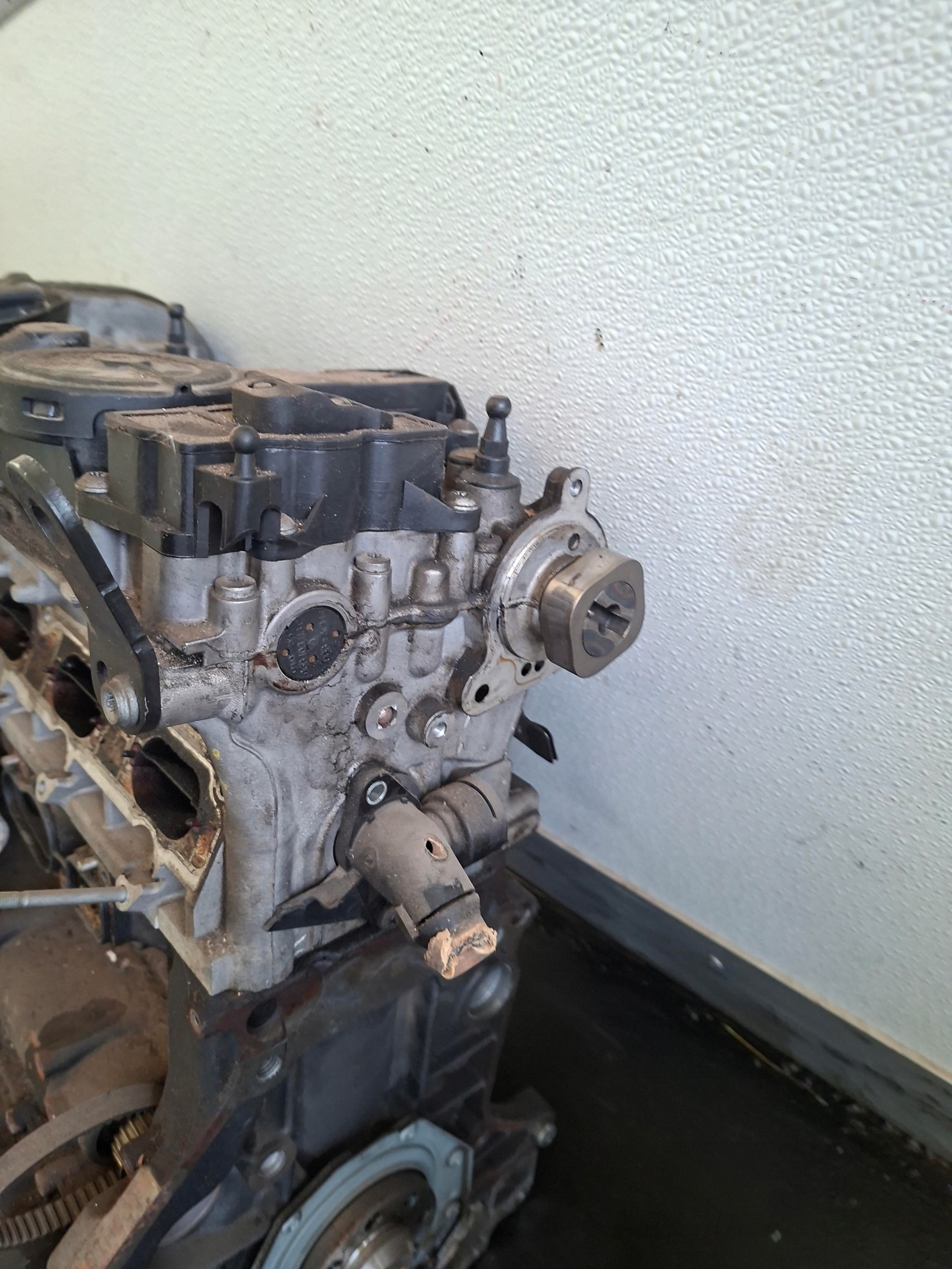 engine audi A4 A5 1.8 TFSI CDH- unprotected pillar test!
