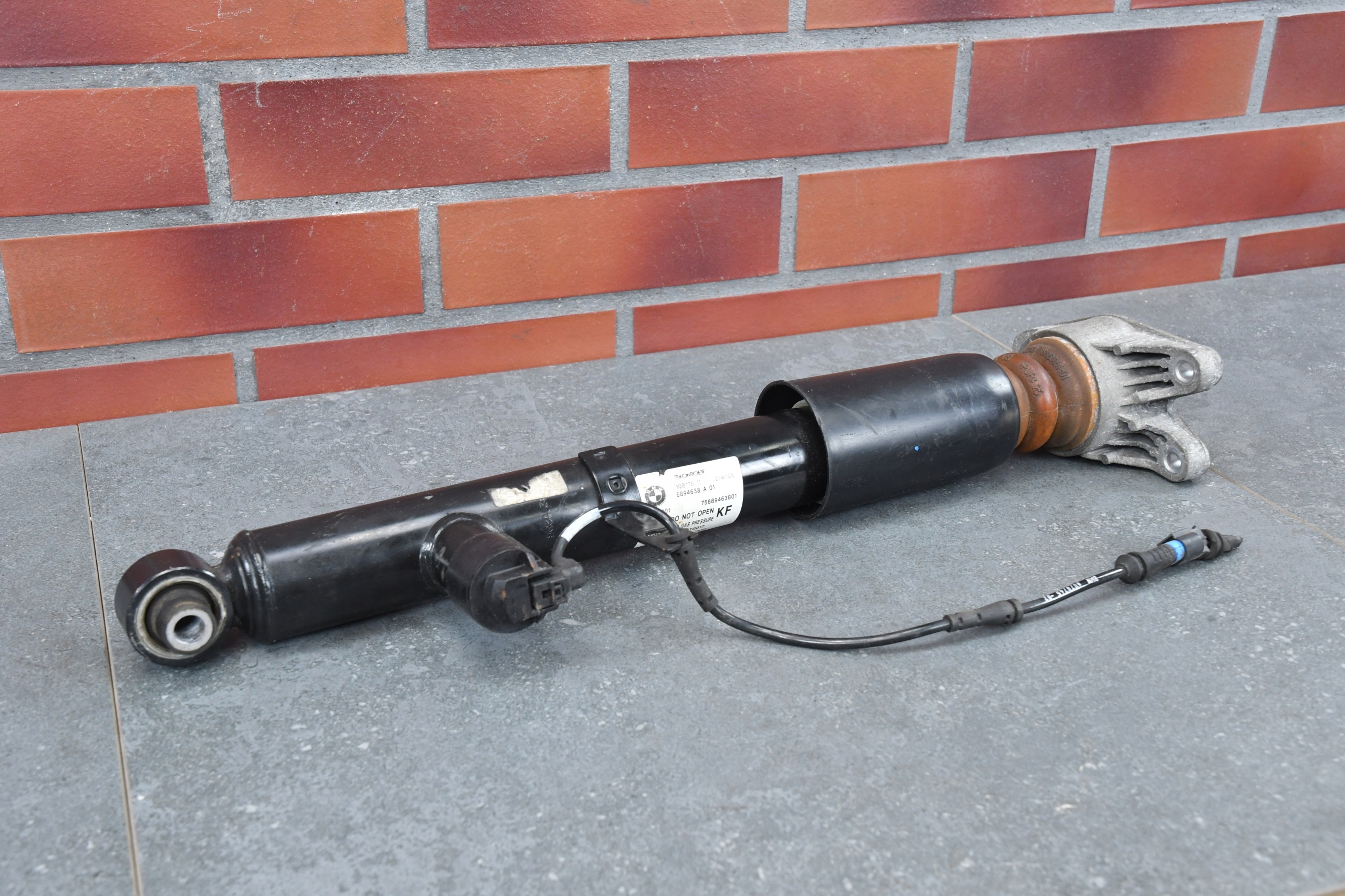 shock absorber right left rear part rear BMW 2 G42 m-packet M240iX 29791km