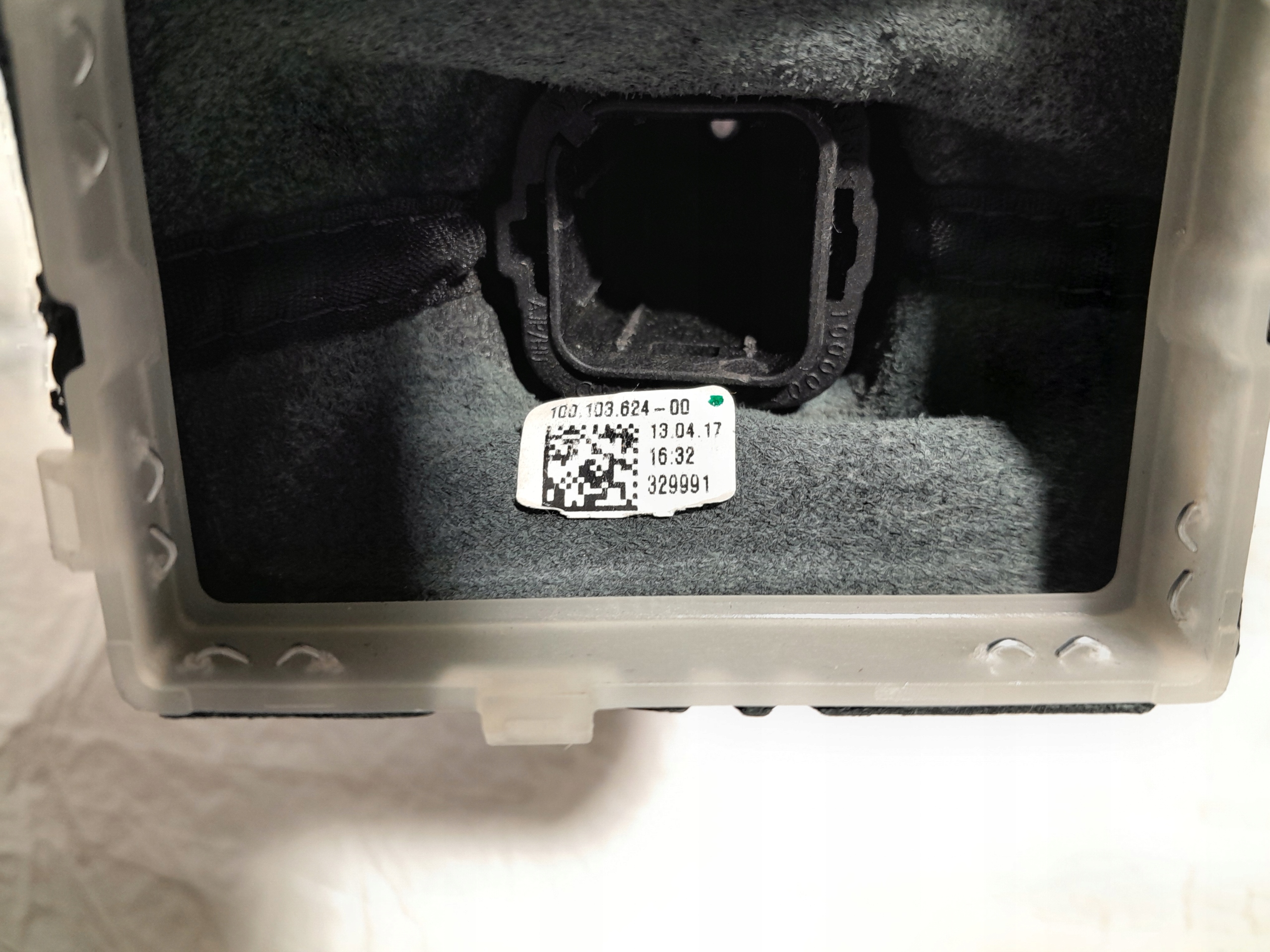 AUDI A4 B9 LEVA CAMBIO 100103624