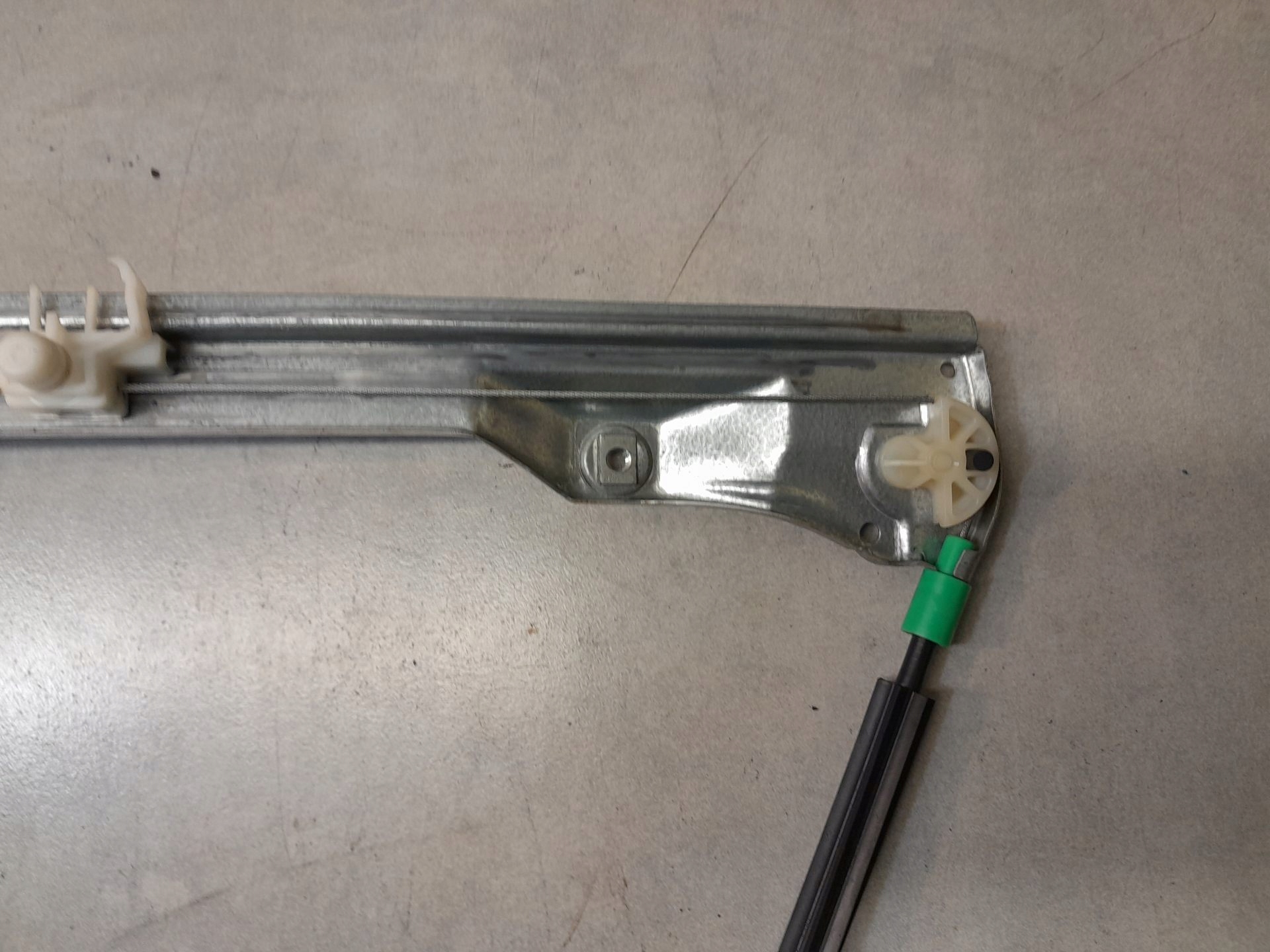 window regulator right front CLIO II 1.9 D 7700842240G