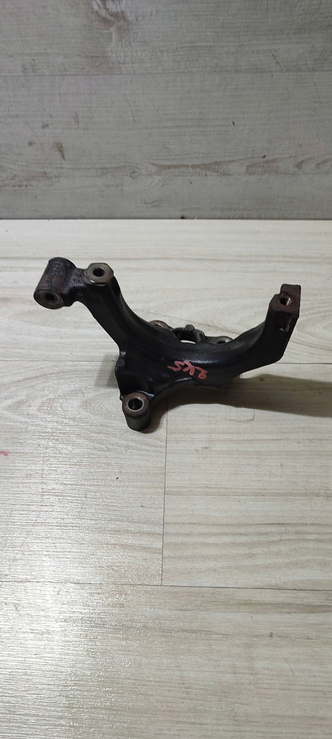 Halter chlodniczki EGR Volkswagen Caddy 04L02528A