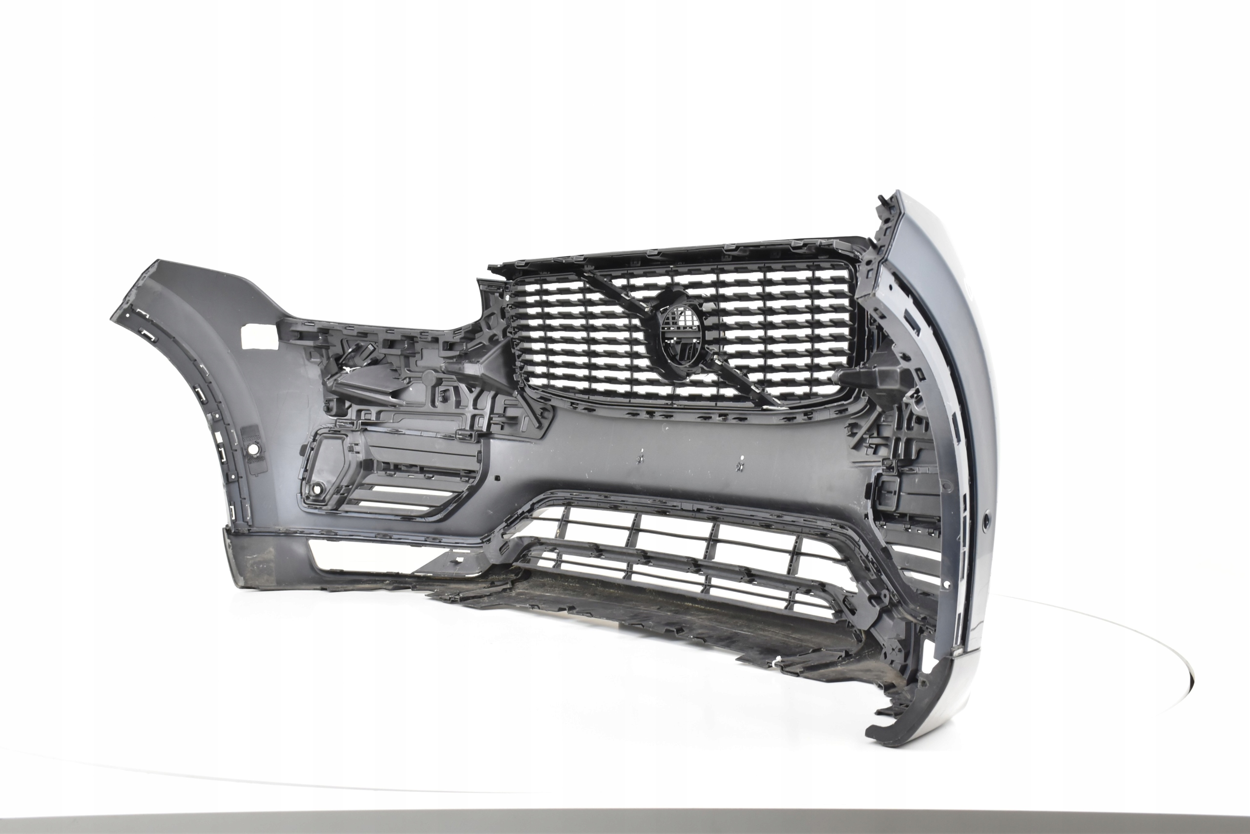 VOLVO XC90 XC 90 II R-DESIGN 2015- ZDERZAK PRZEDNI Jakość części (zgodnie z GVO) O - oryginał z logo producenta pojazdu (OE)