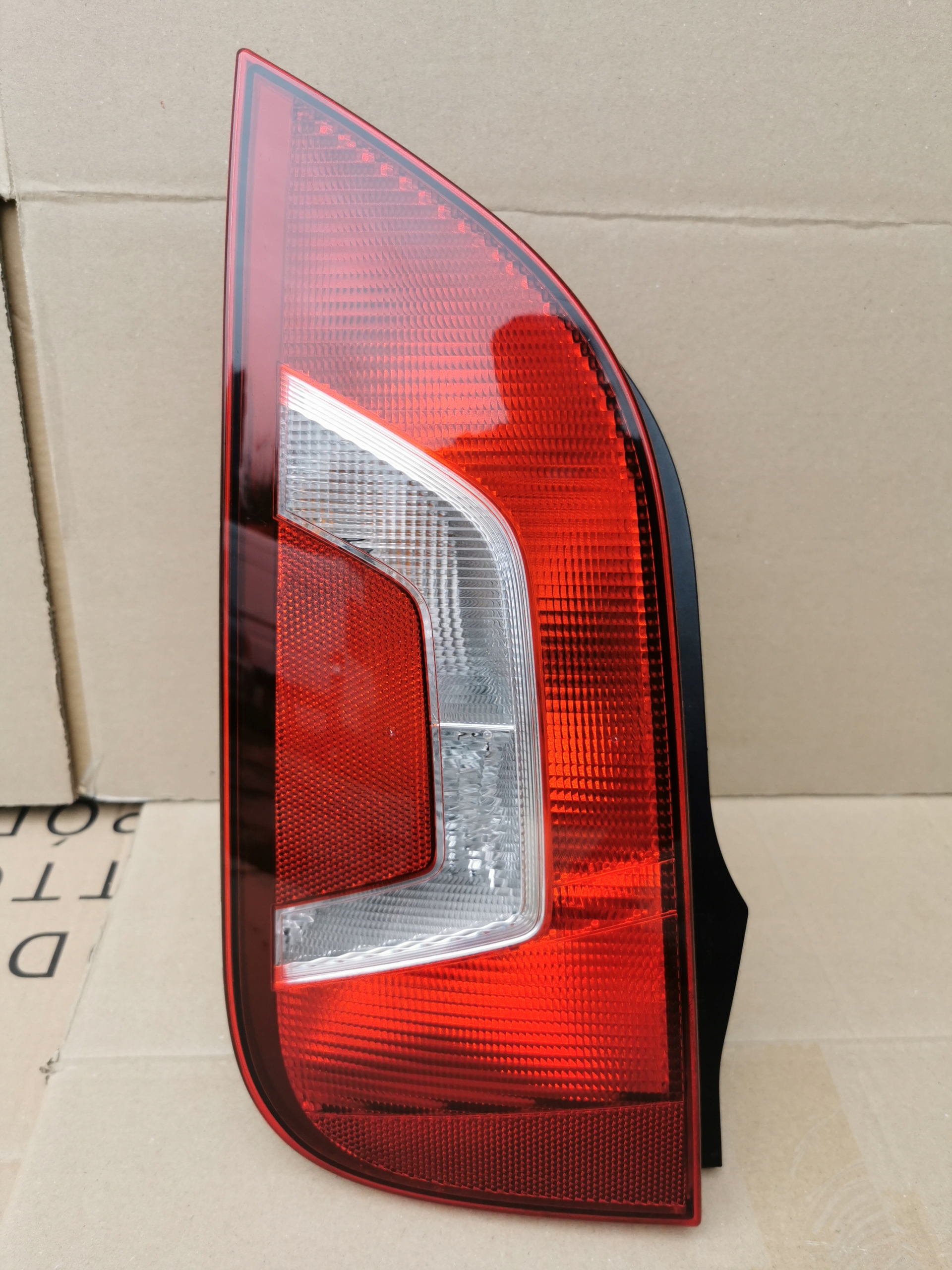 VW UP 1S0 11-16 LAMPA TYLNA LEWA ORYGINAŁ 1S0945095G