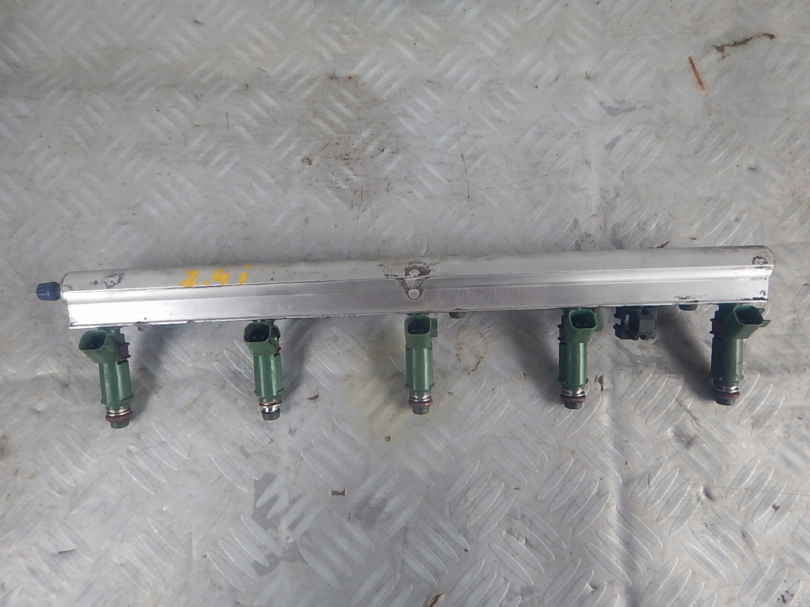 1981198TDTYTCXHT - VOLVO S60 і V70 2.4 інжектор лиття під тиском