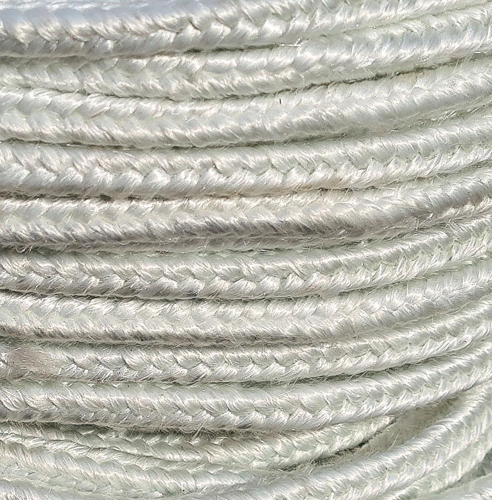 Sznur do kotła, pieca. Szczeliwo szklane 18x18 mm Stan opakowania brak opakowania