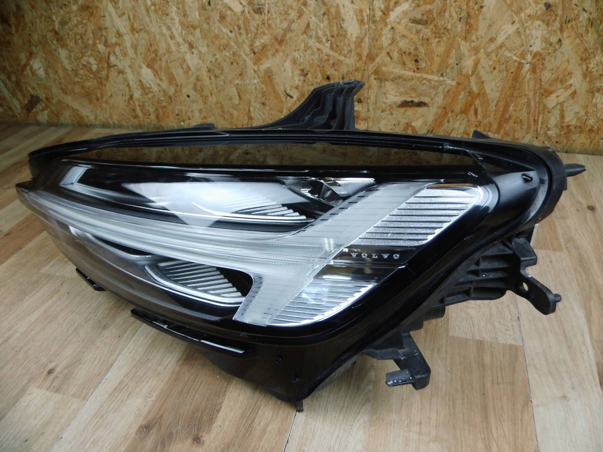 Volvo S60 V60 2022+ LIFT light right front front right 32347004