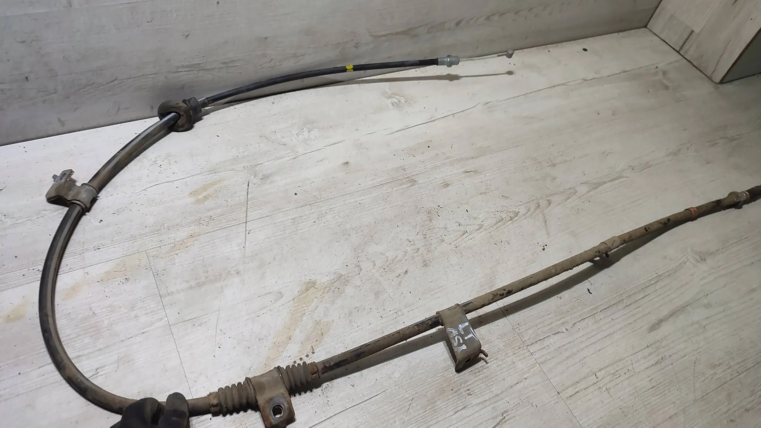 Mitsubishi ASX 18r. 1.6DiD rear part side left rope electric brake