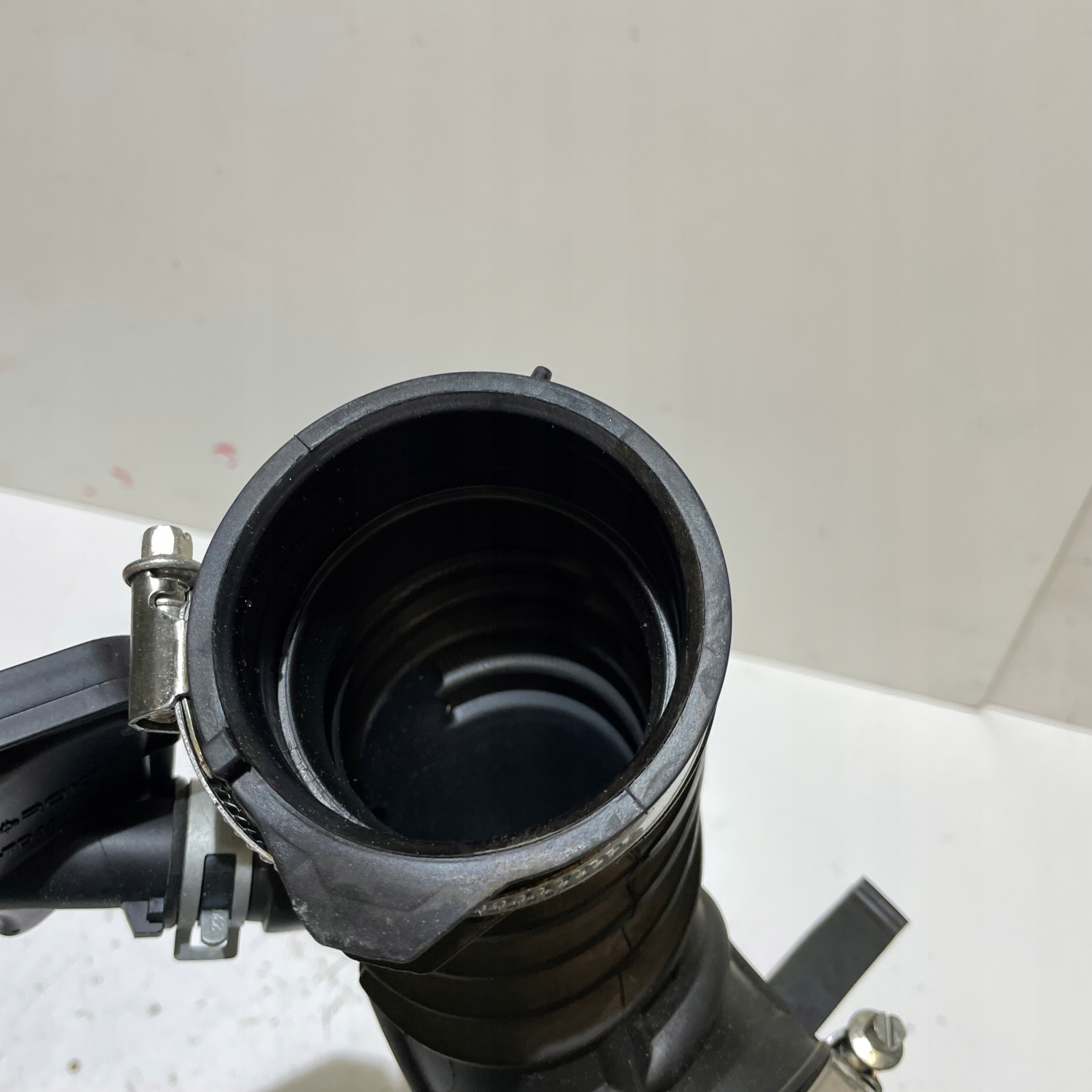 RENAULT ARKANA E-TECH HYBYRDA PIPE HOSE 165781543R