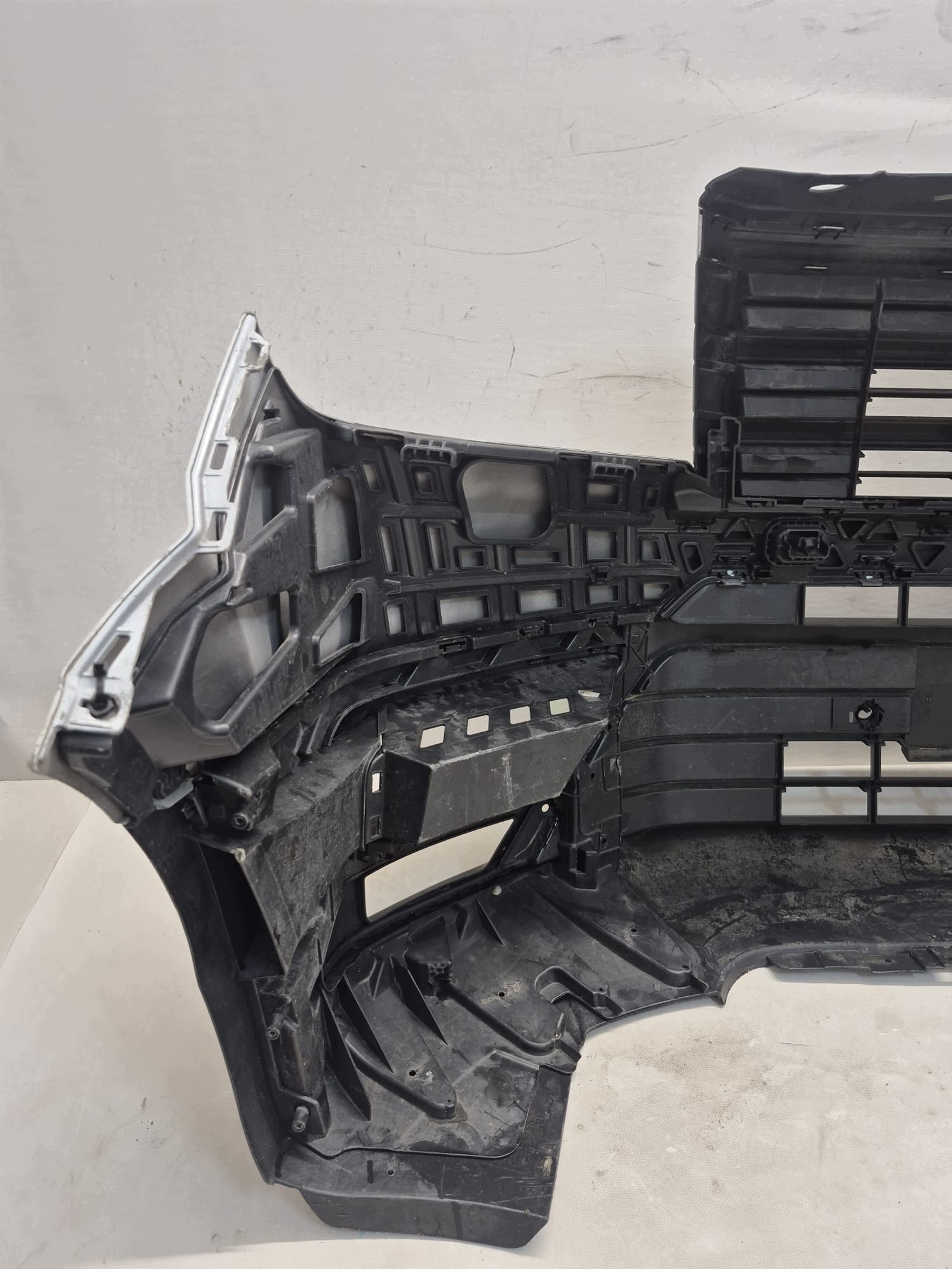 VW CRAFTER II 2 16- bumper front front 4XPDC grill 7C0807221A