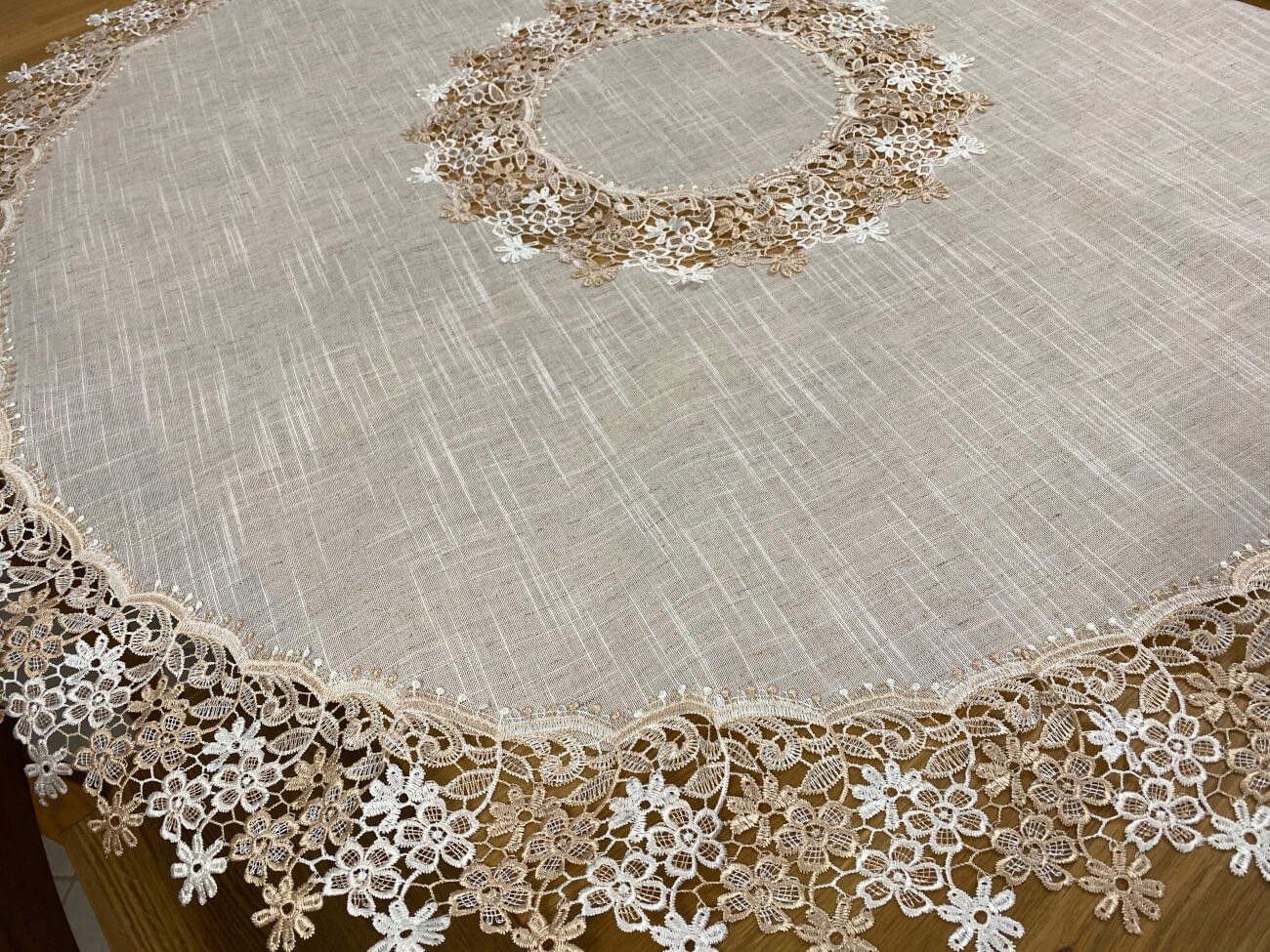 Obrus okrągły 130 cm z gipiurą Kod producenta 0801 130rd