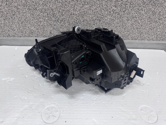 light left BMW 2 G42 Full Led Shadow