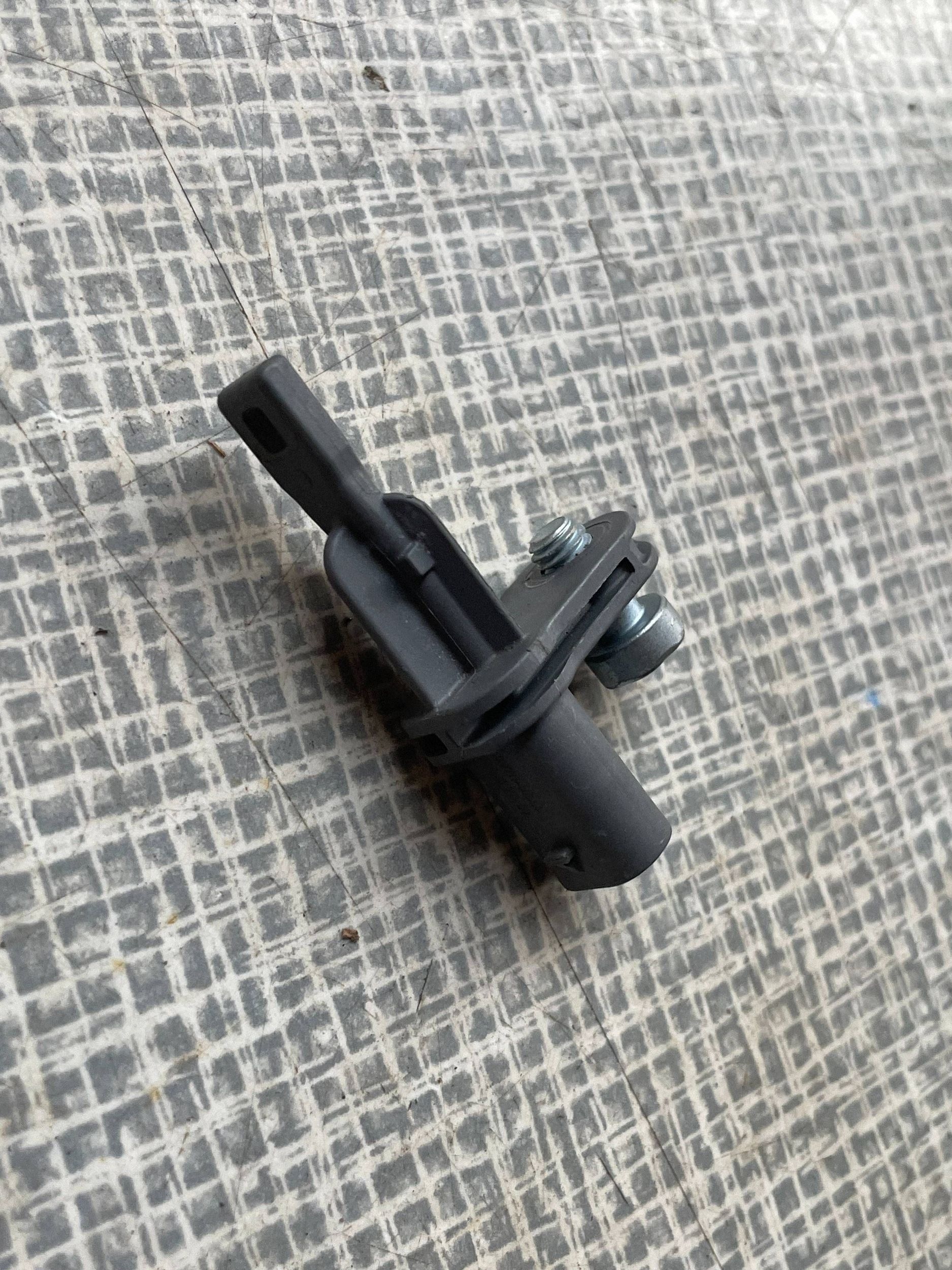 sensor ABS original Peugeot 3008 II 9838571680 !J
