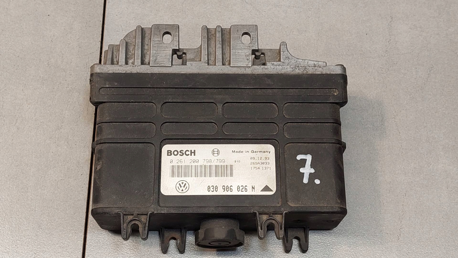 control unit of the engine VW POLO 6N 1.0 B 030906026N