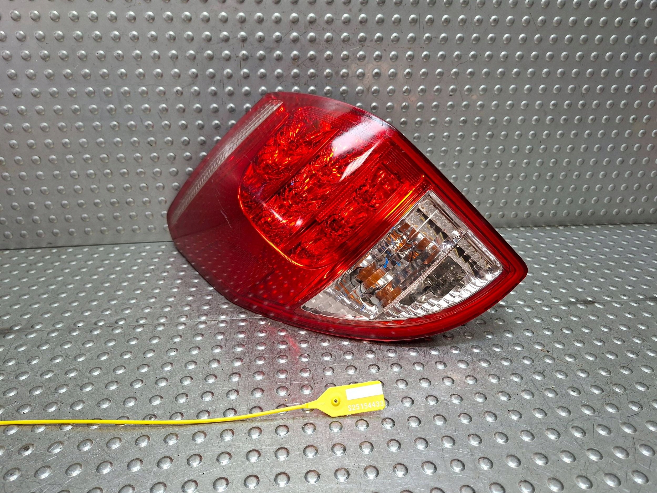 light rear part left TOYOTA RAV 4 III 06-09 EU