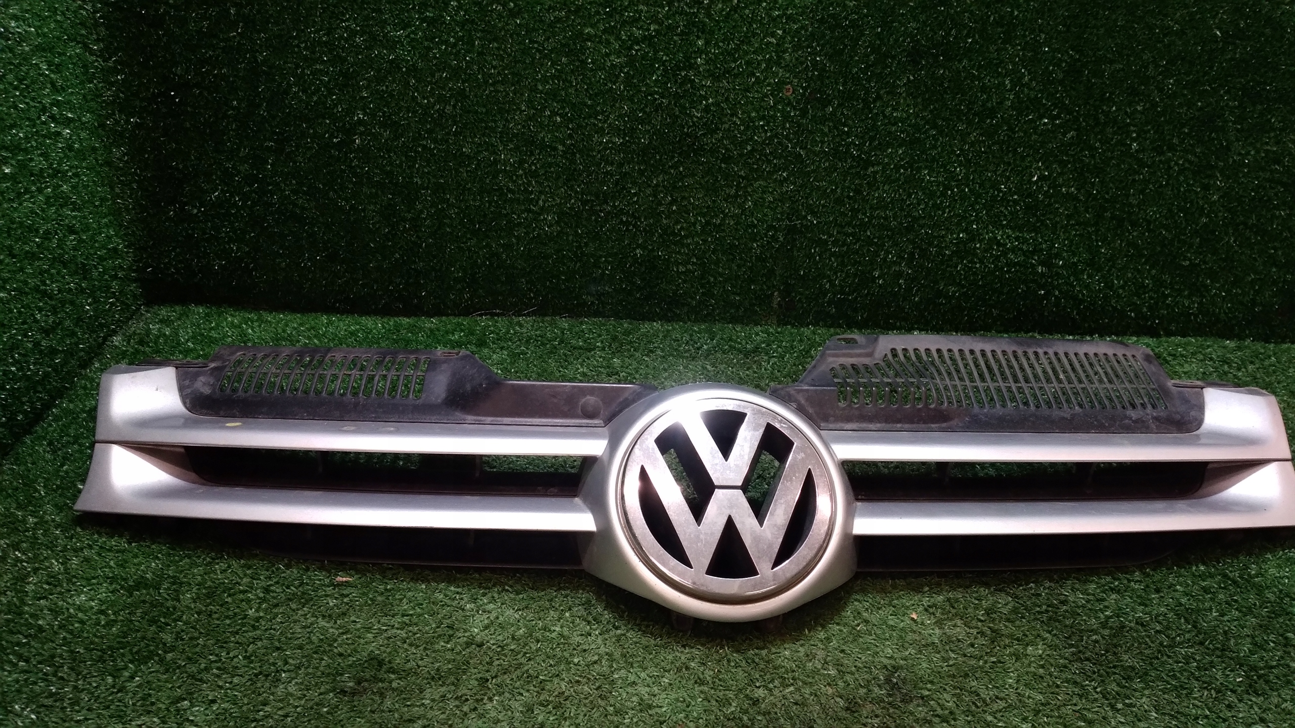 grill grill VOLKSWAGEN GOLF 5 1K0853655A
