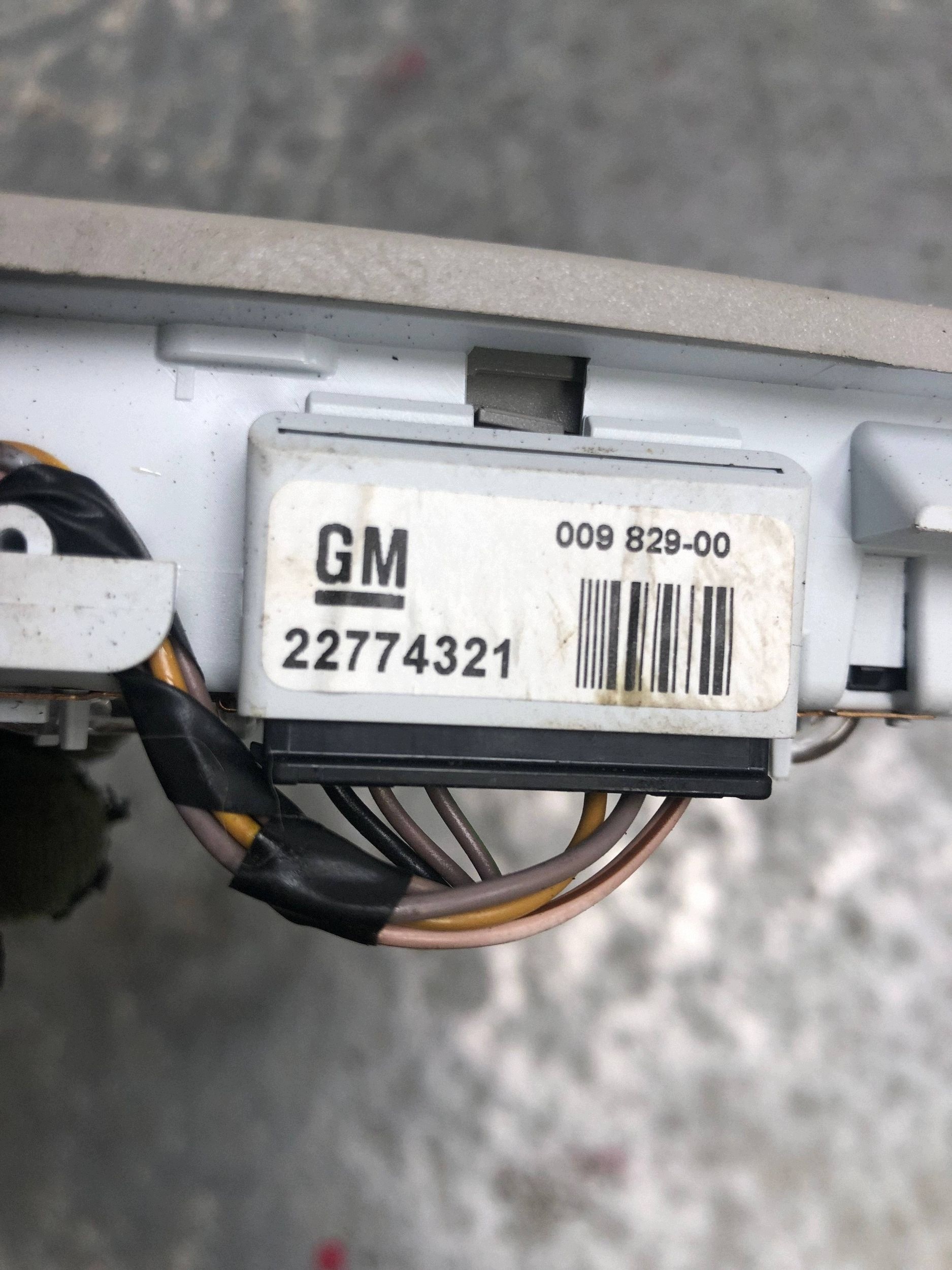 feu de toit OPEL ASTRA J 22774321