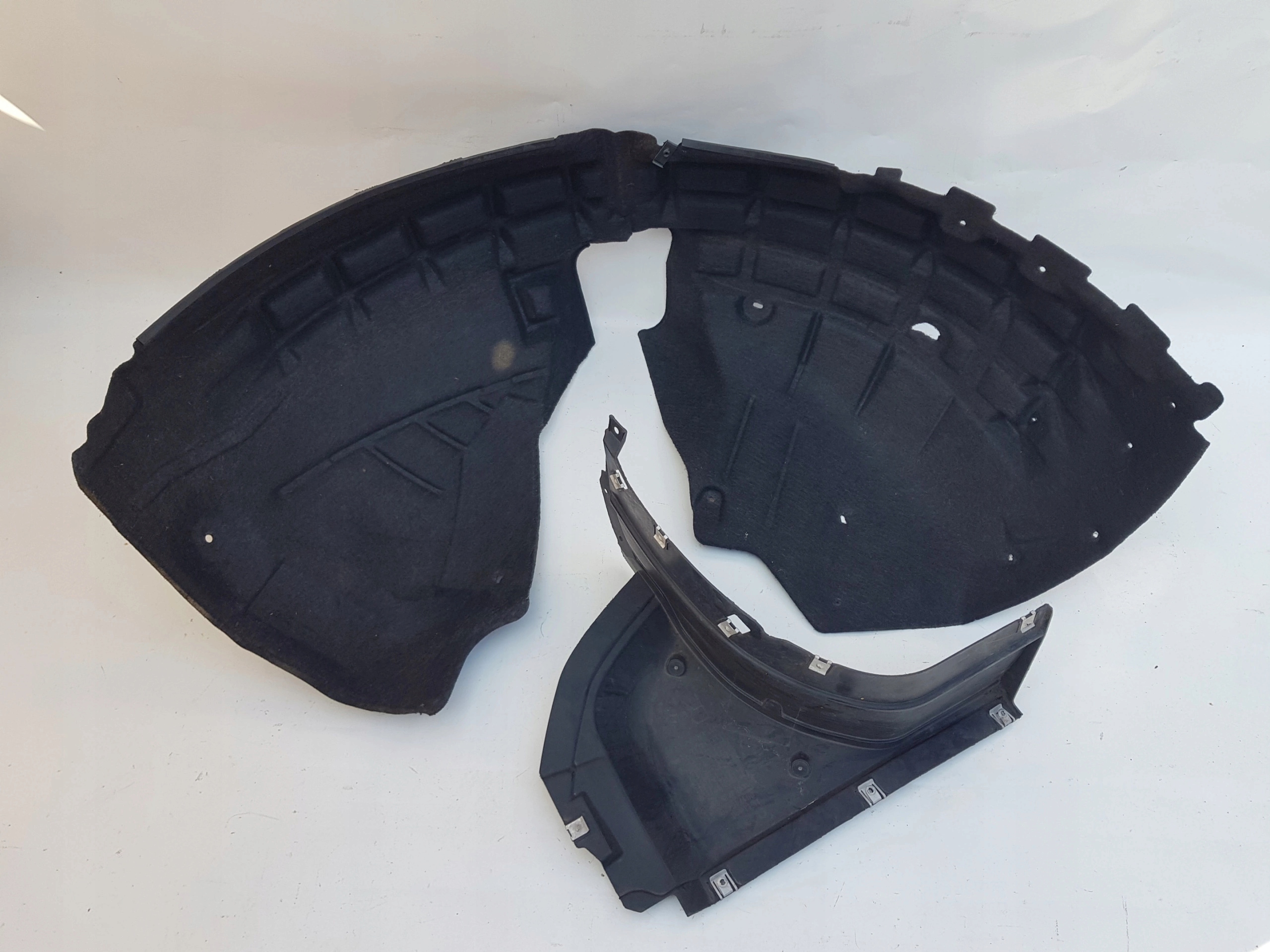 AUDI Q3 NADKOLE PRAWE PRZÓD 8U0821172E