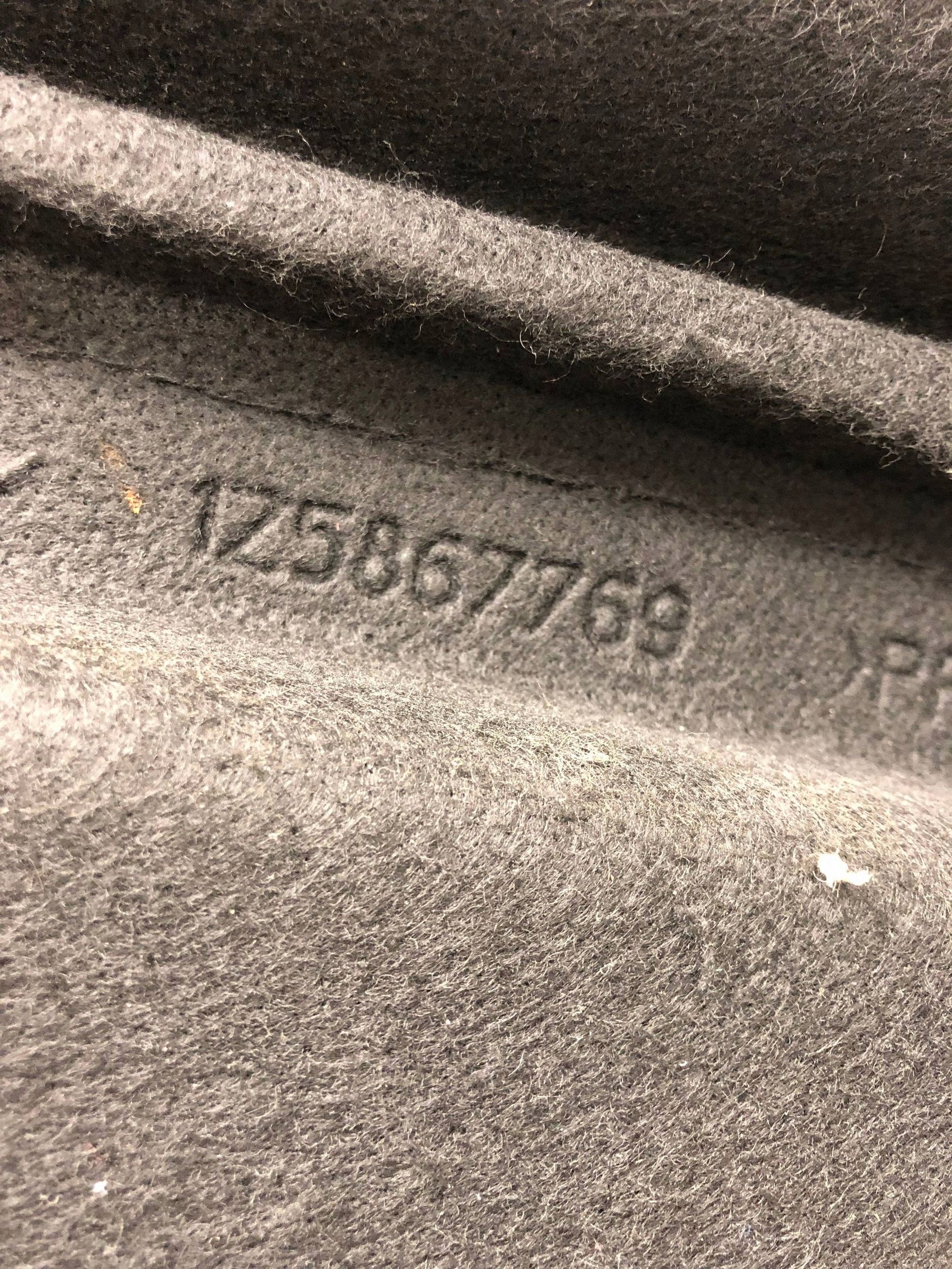 plato boot SKODA OCTAVIA MK2 HB 1Z5867769